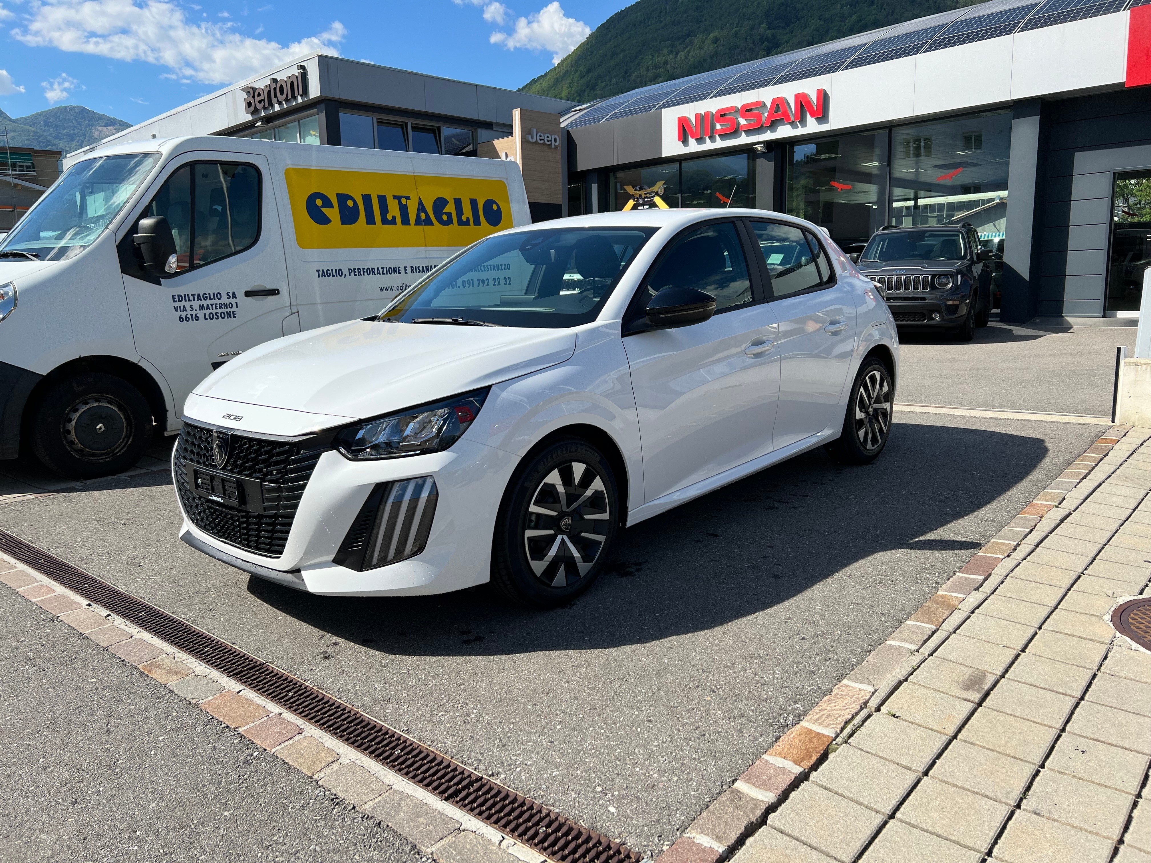 PEUGEOT 208 1.2 PureTech Active