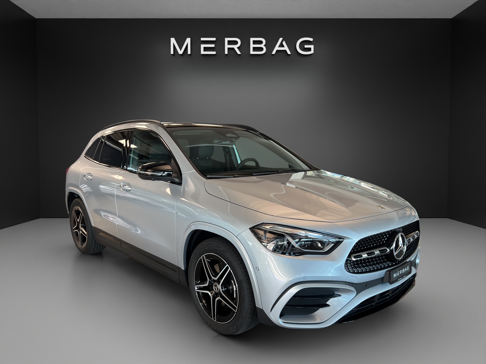 MERCEDES-BENZ GLA 220d 4M Swiss Star