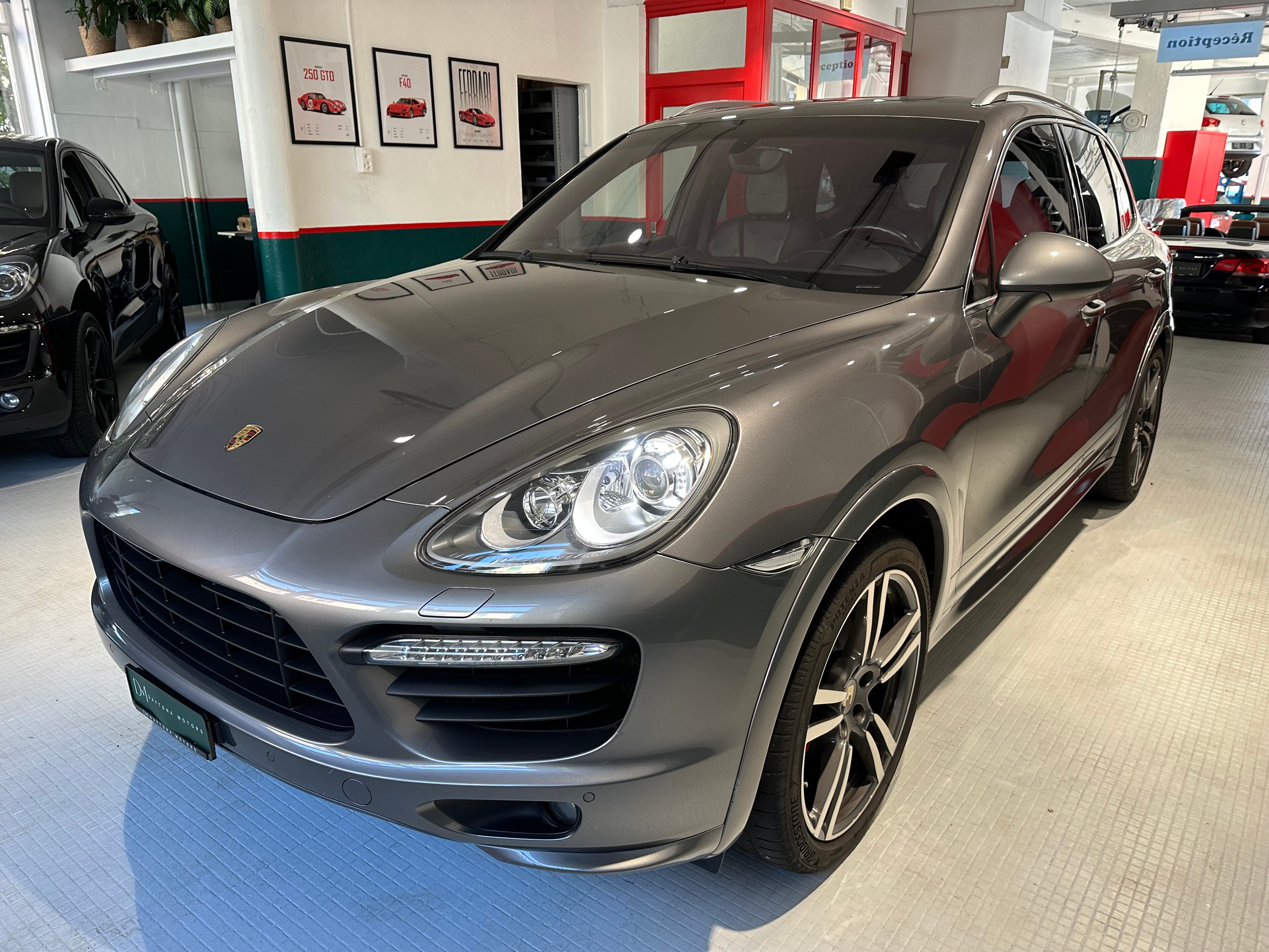 PORSCHE Cayenne Turbo