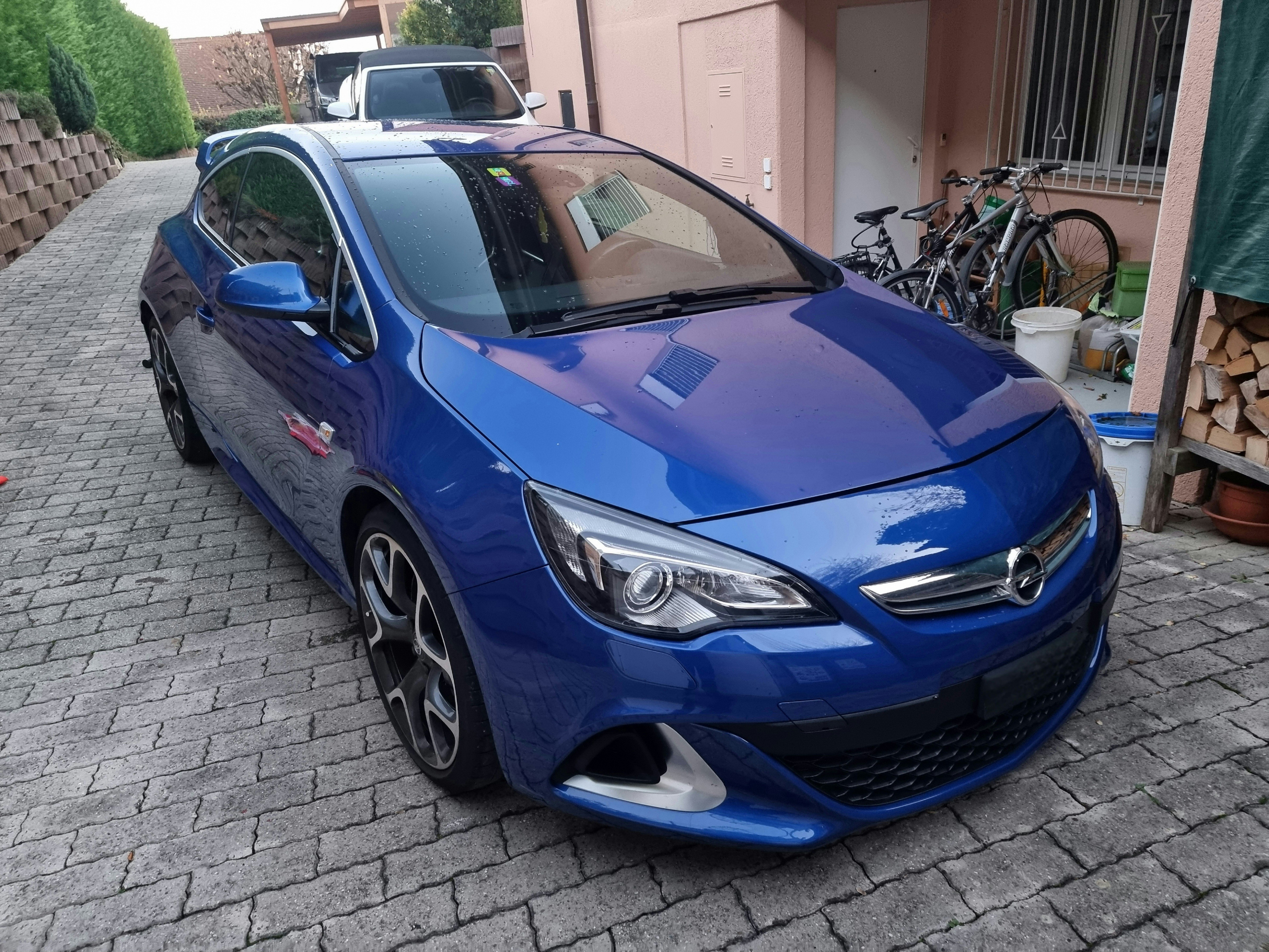 OPEL Astra GTC 2.0i 16V Turbo OPC