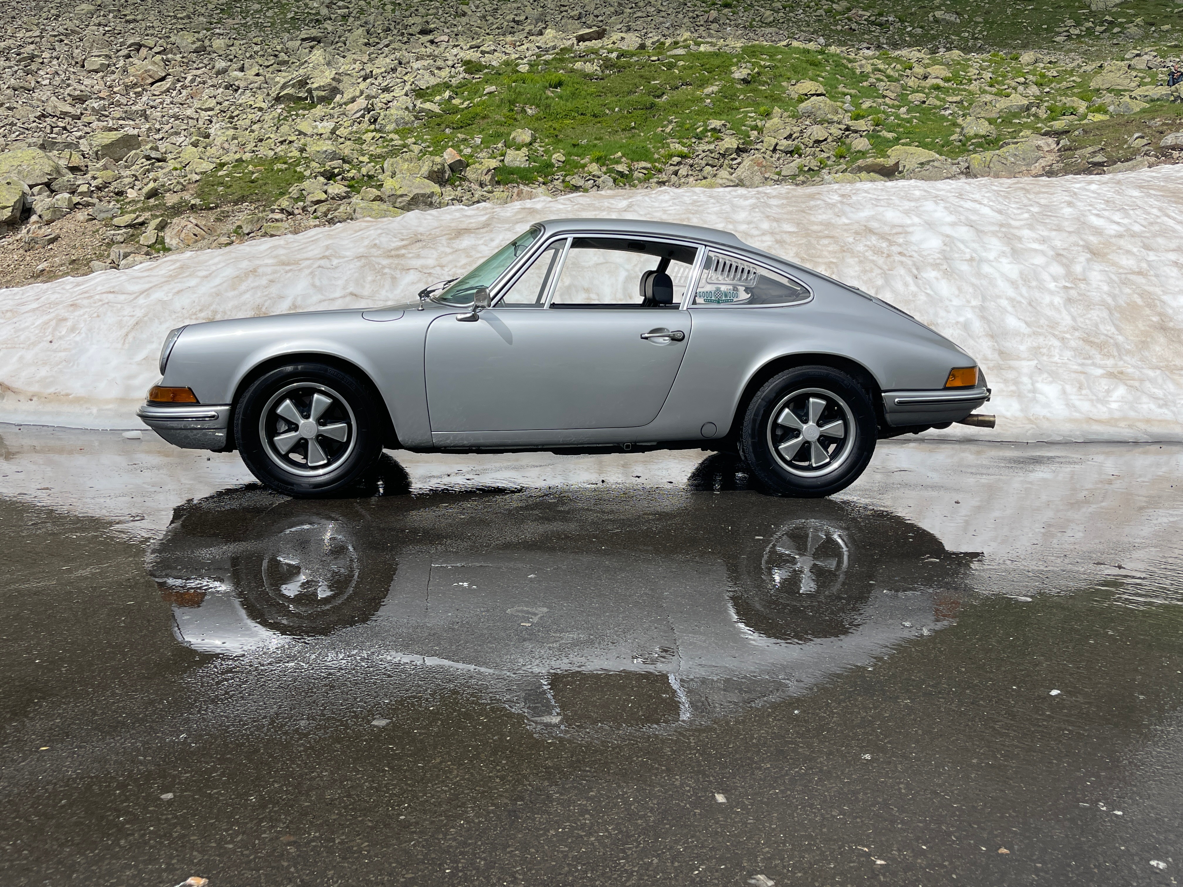 PORSCHE 911 2.4 T