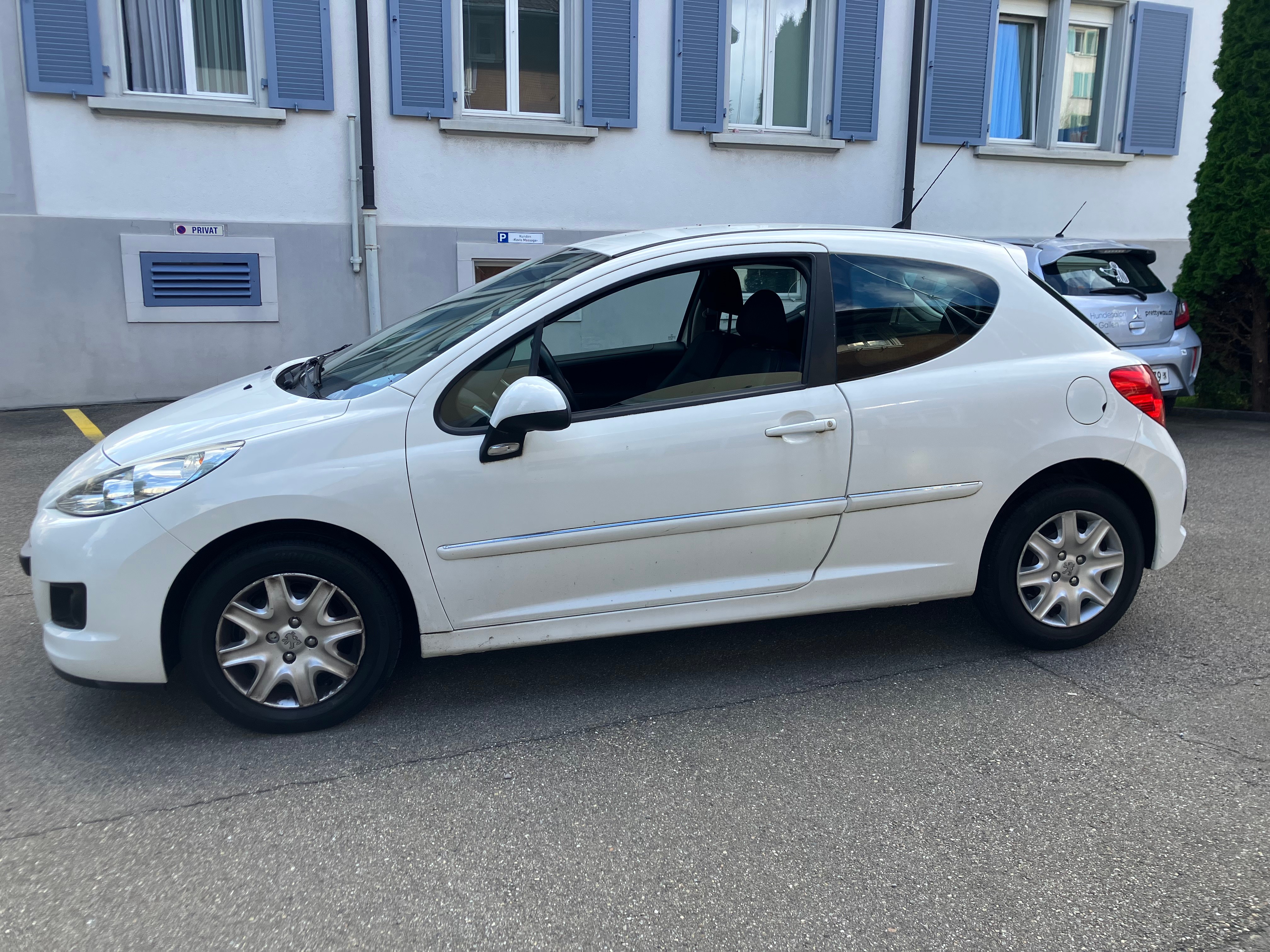 PEUGEOT 207 1.4 Swiss Edition