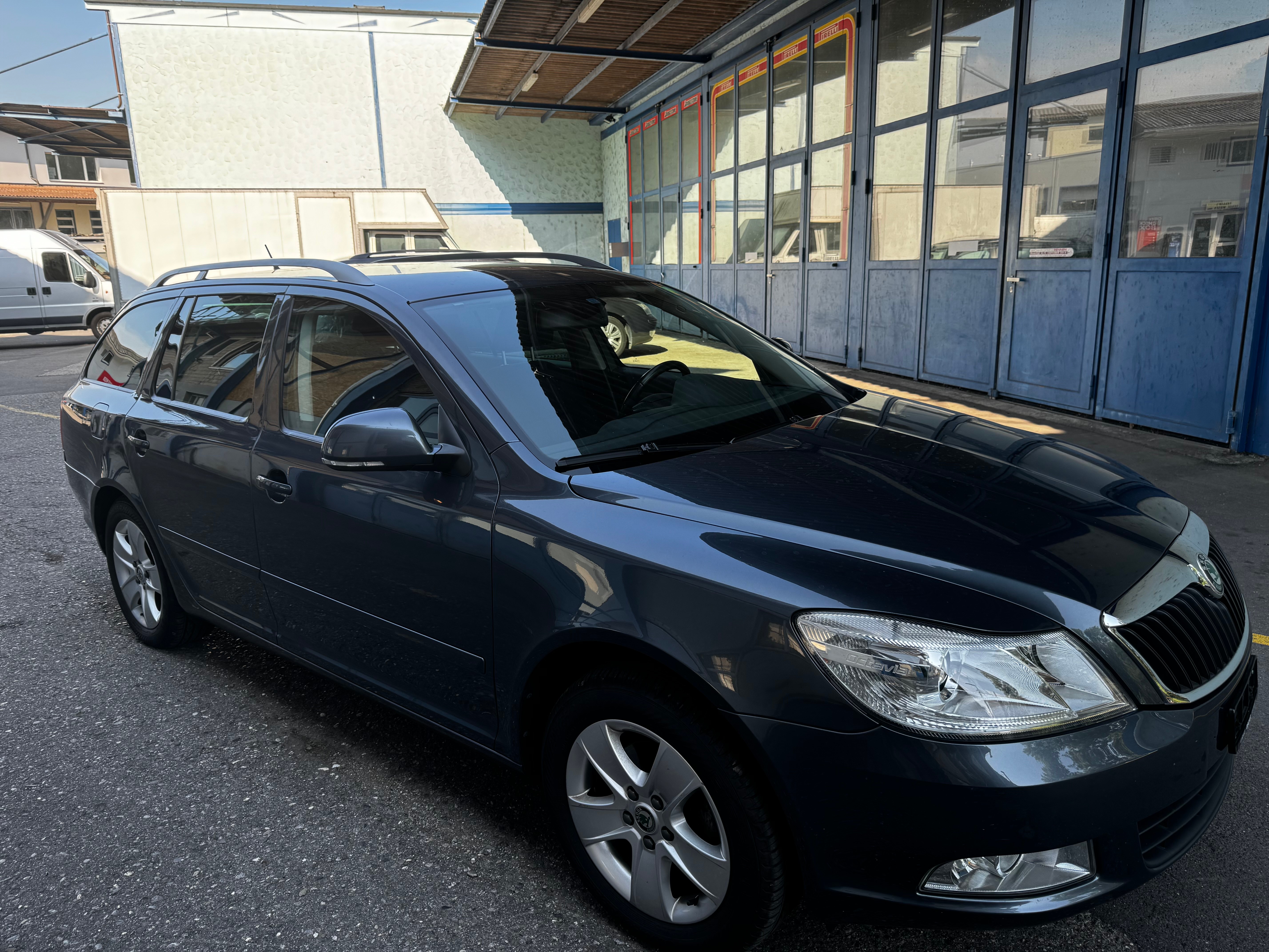 SKODA Octavia Combi 1.8 TSI Ambiente DSG