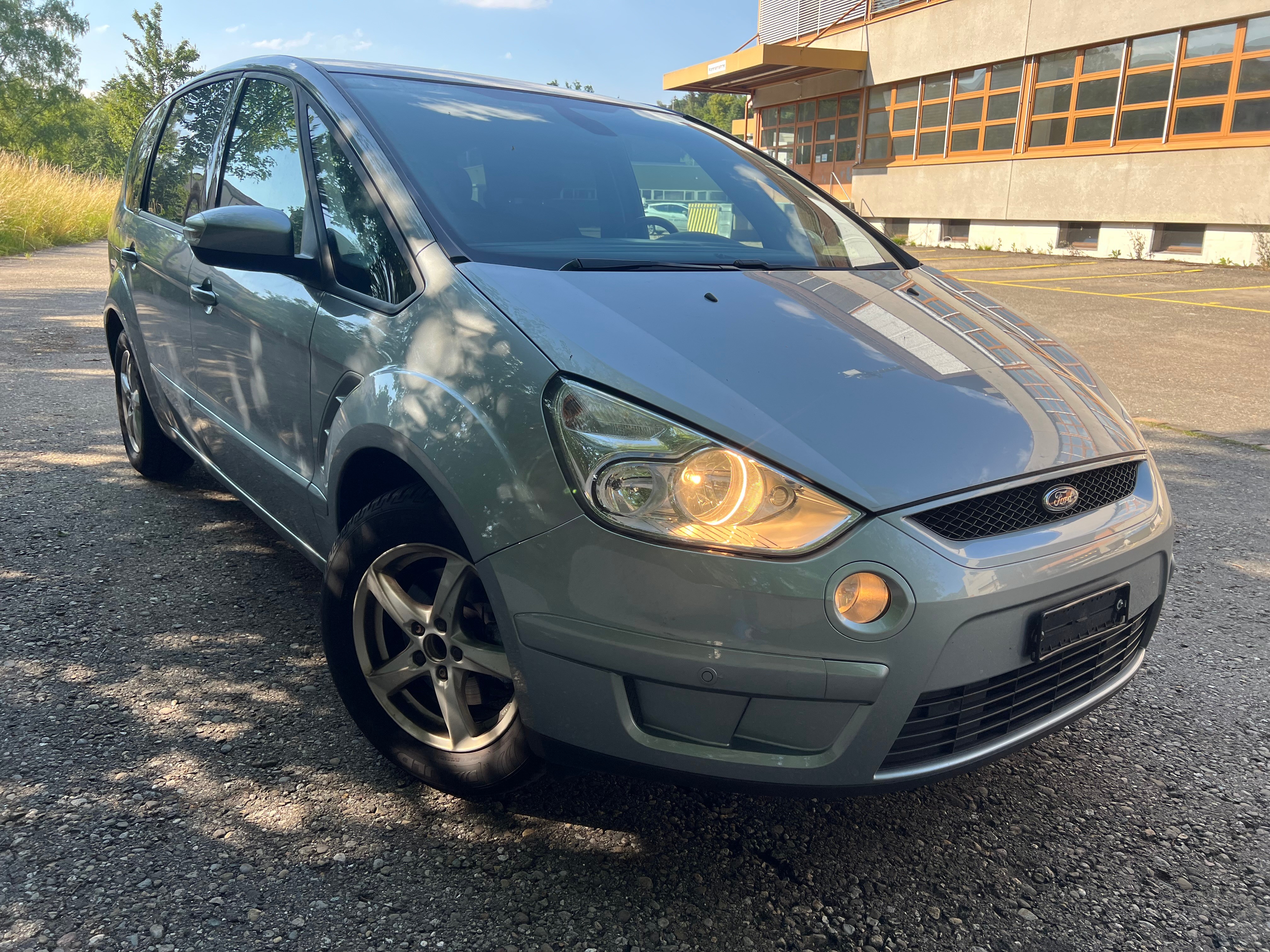 FORD S-Max 2.0i Titanium