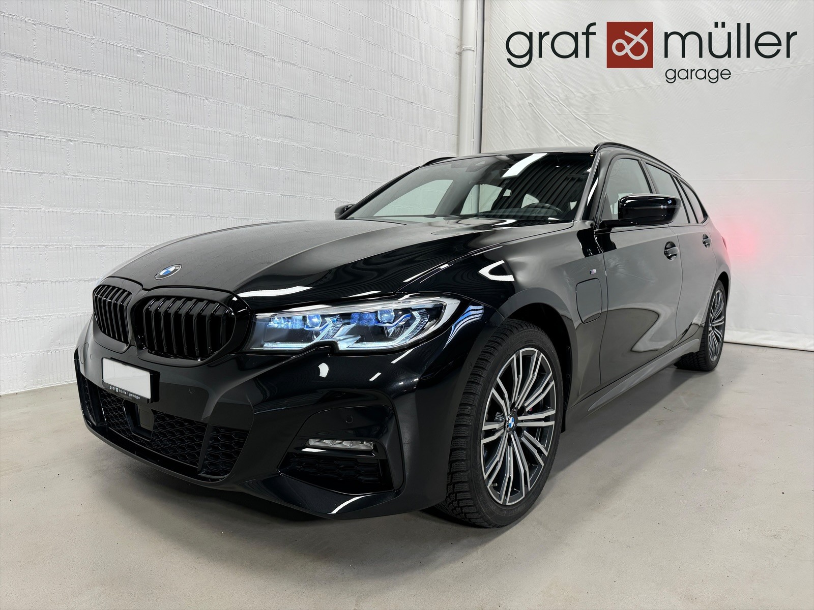 BMW 330e x DriveTouring M Sport Steptronic