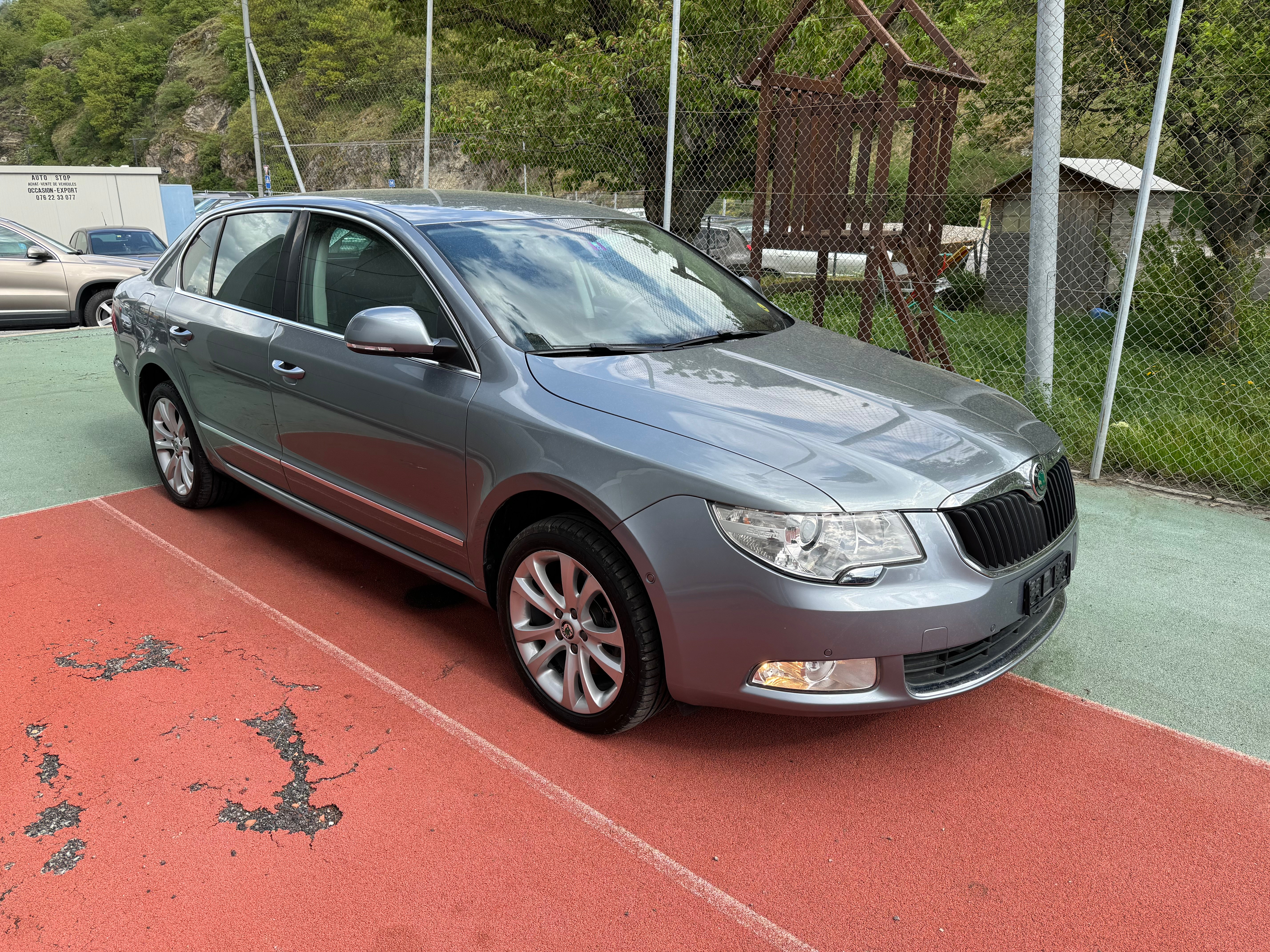 SKODA Superb 2.0 TDi Ambition DSG