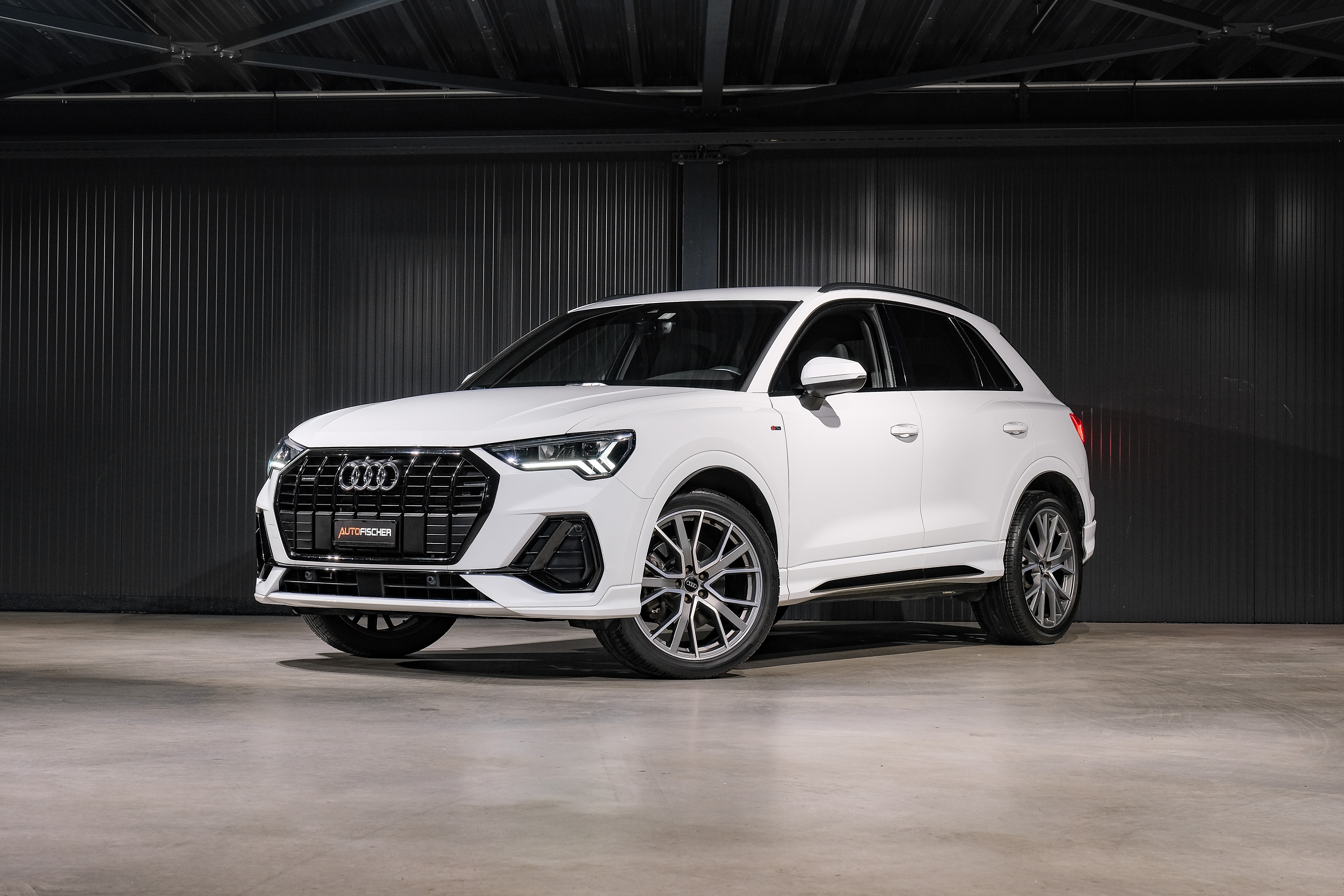 AUDI Q3 40 TFSI S line quattro S-tronic