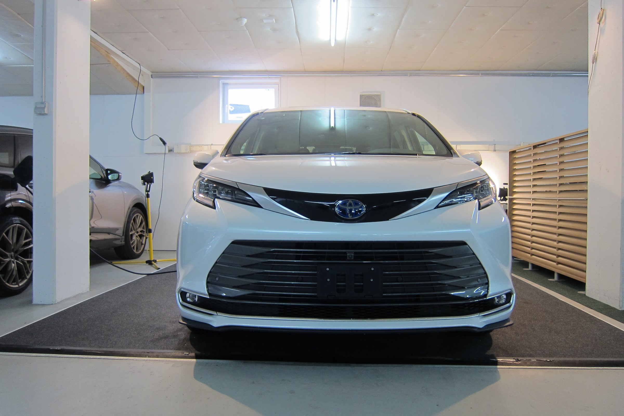 TOYOTA SIENNA 2023 HYBRID AWD LIMITED TECHNOLOGY-PAKET