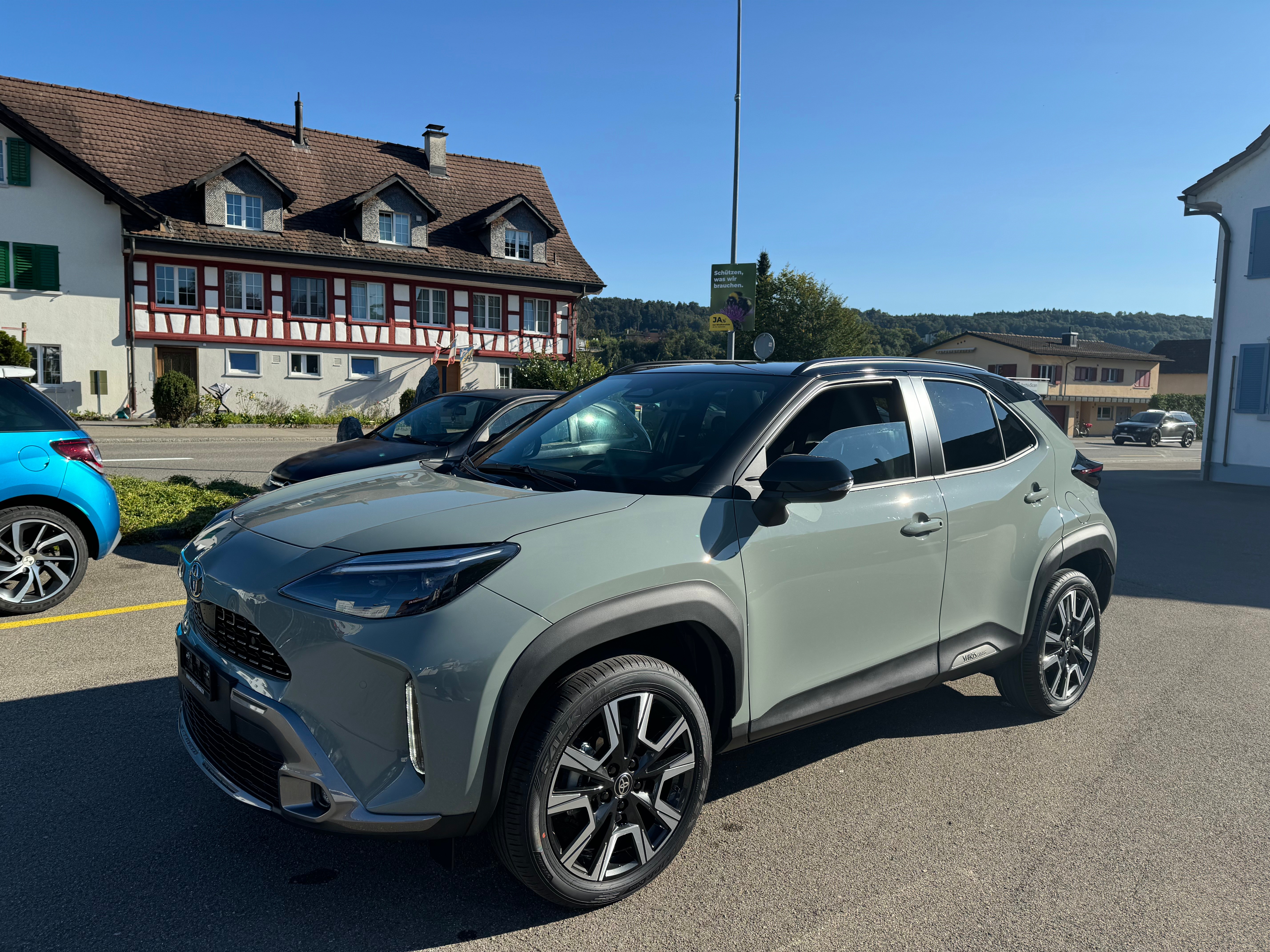 TOYOTA Yaris Cross 1.5 Premier Edition AWDi e-CVT