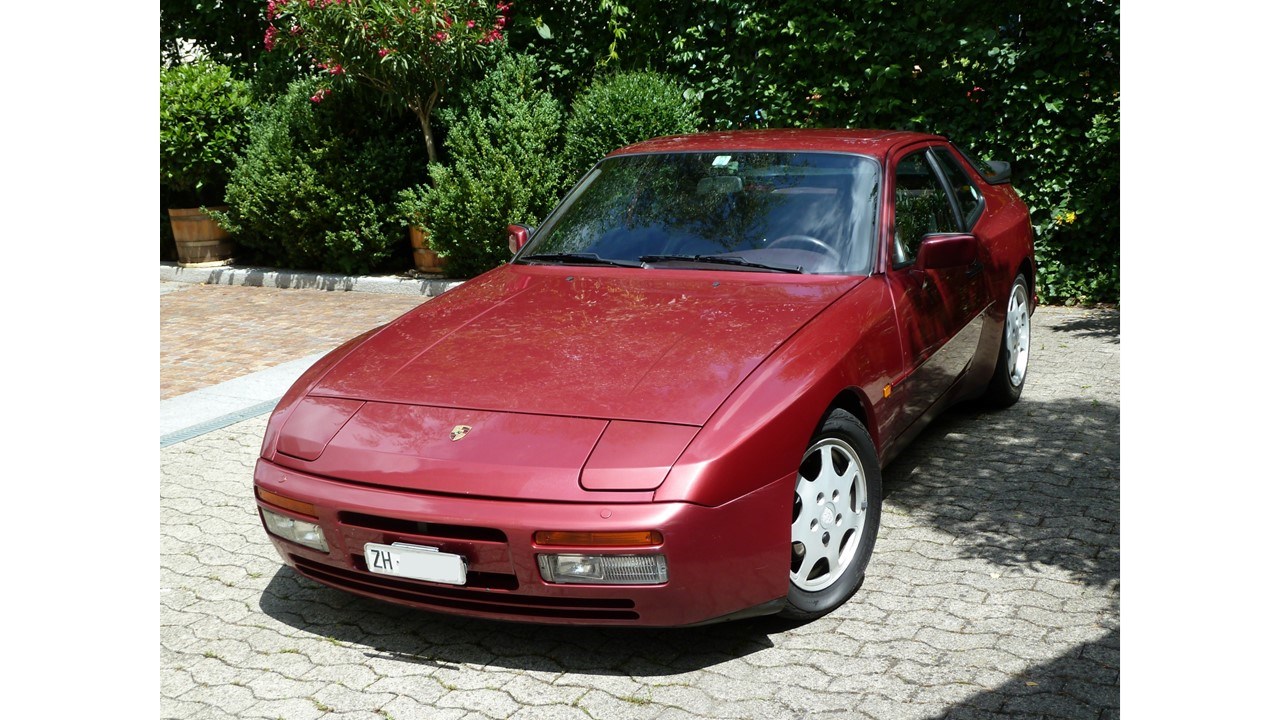 PORSCHE 944 Turbo (S)