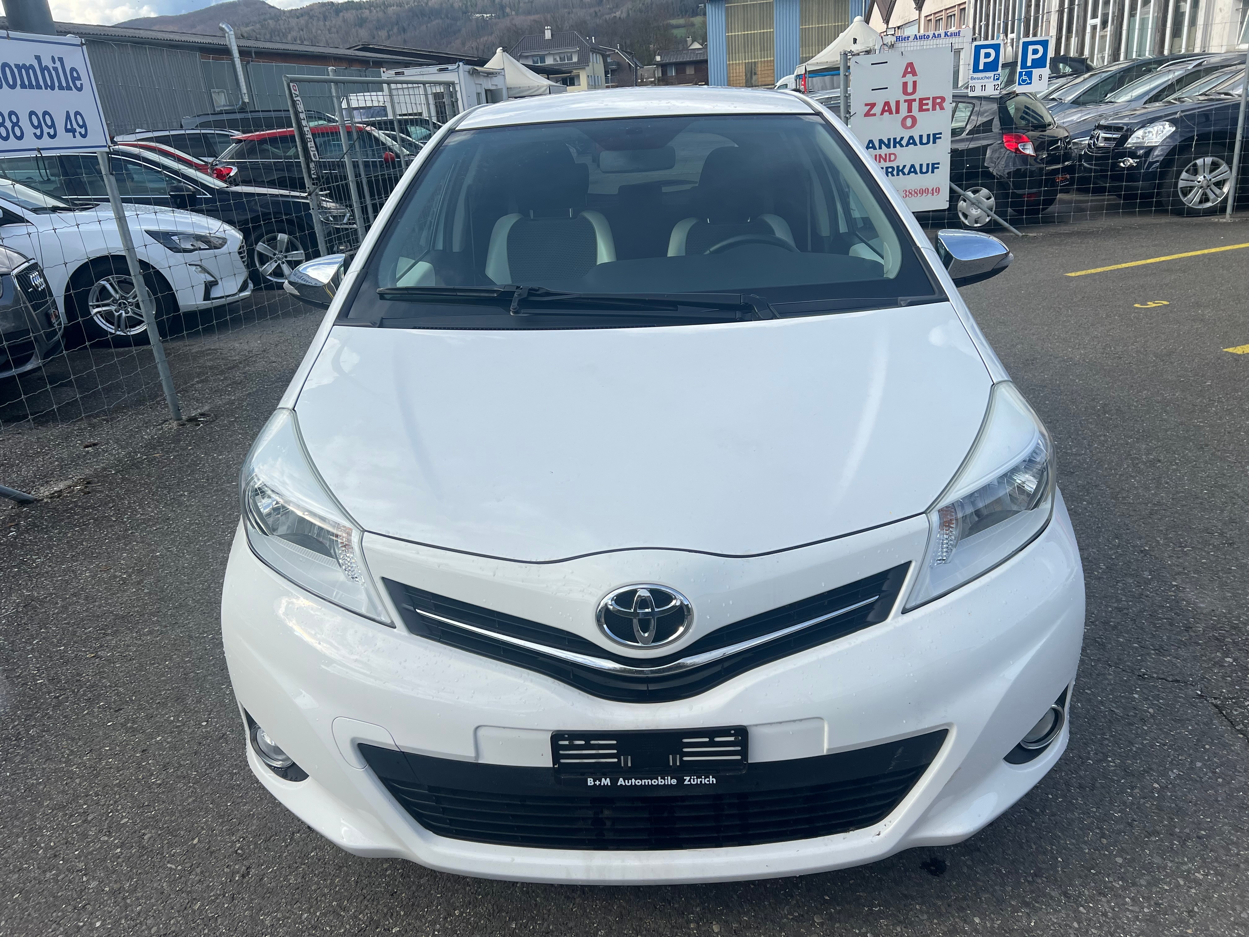 TOYOTA Yaris 1.33 Luna