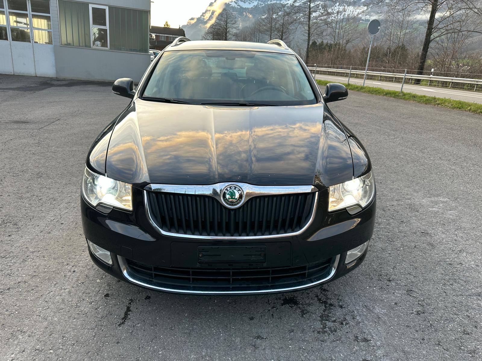 SKODA Superb 2.0 TDi Elegance 4x4 DSG