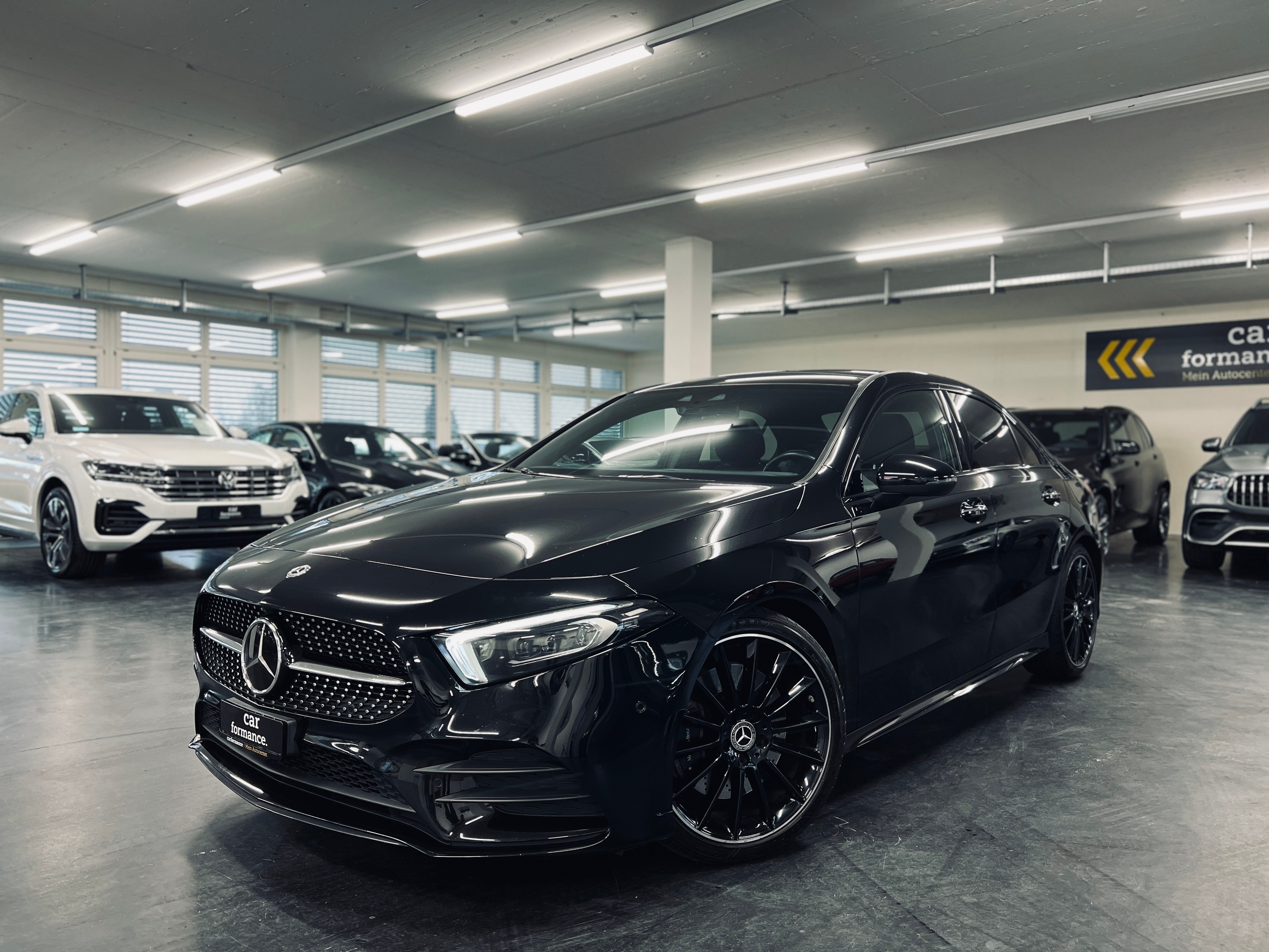 MERCEDES-BENZ A 250 AMG Line 4m Limousine