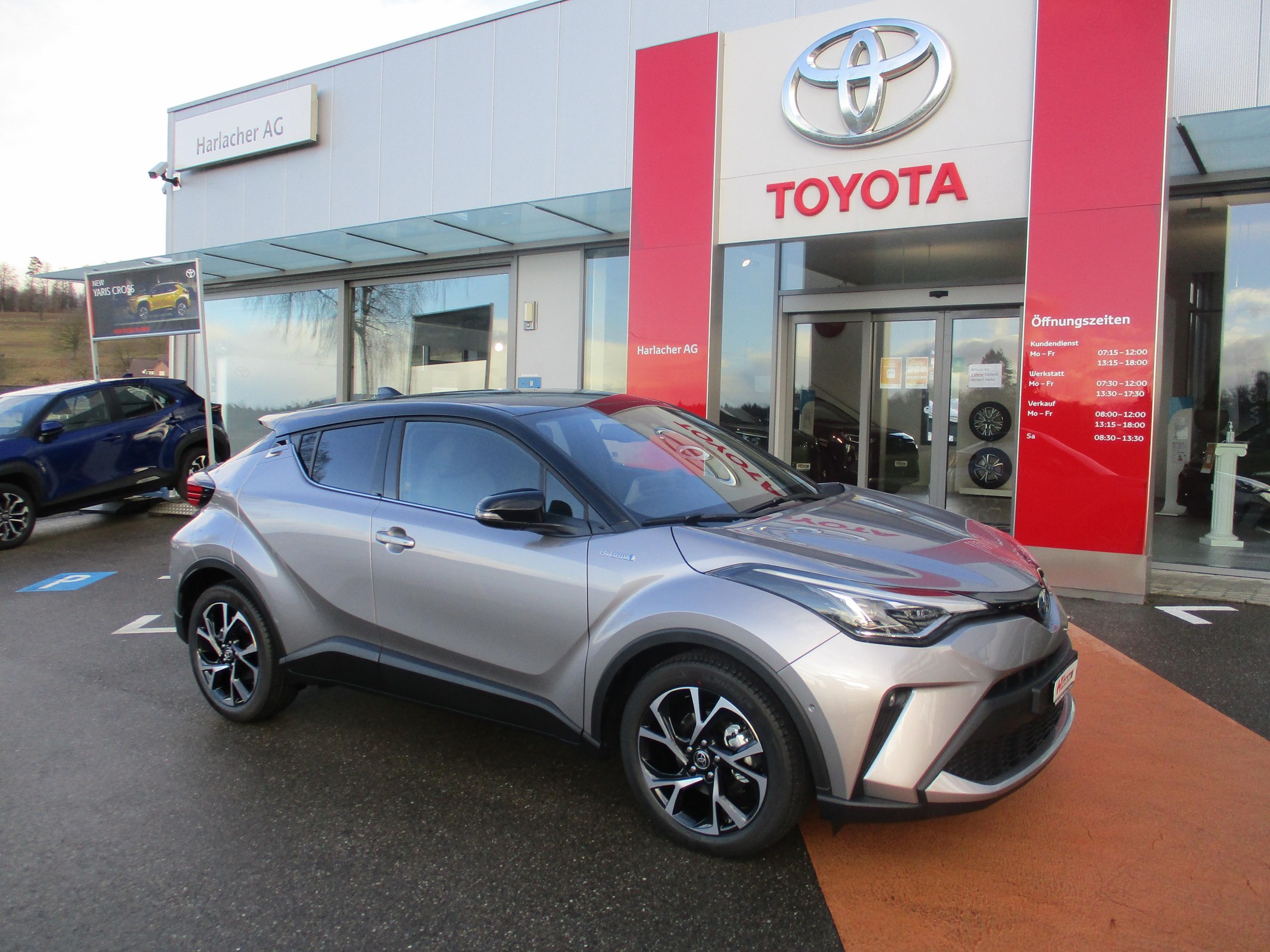 TOYOTA C-HR 2.0 VVTi HSD Trend