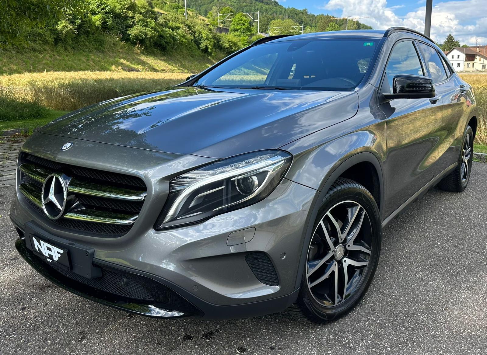 MERCEDES-BENZ GLA 220 d Urban 7G-DCT