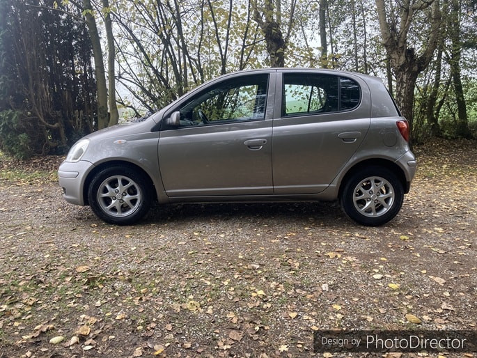 TOYOTA Yaris 1.3 Linea Sol