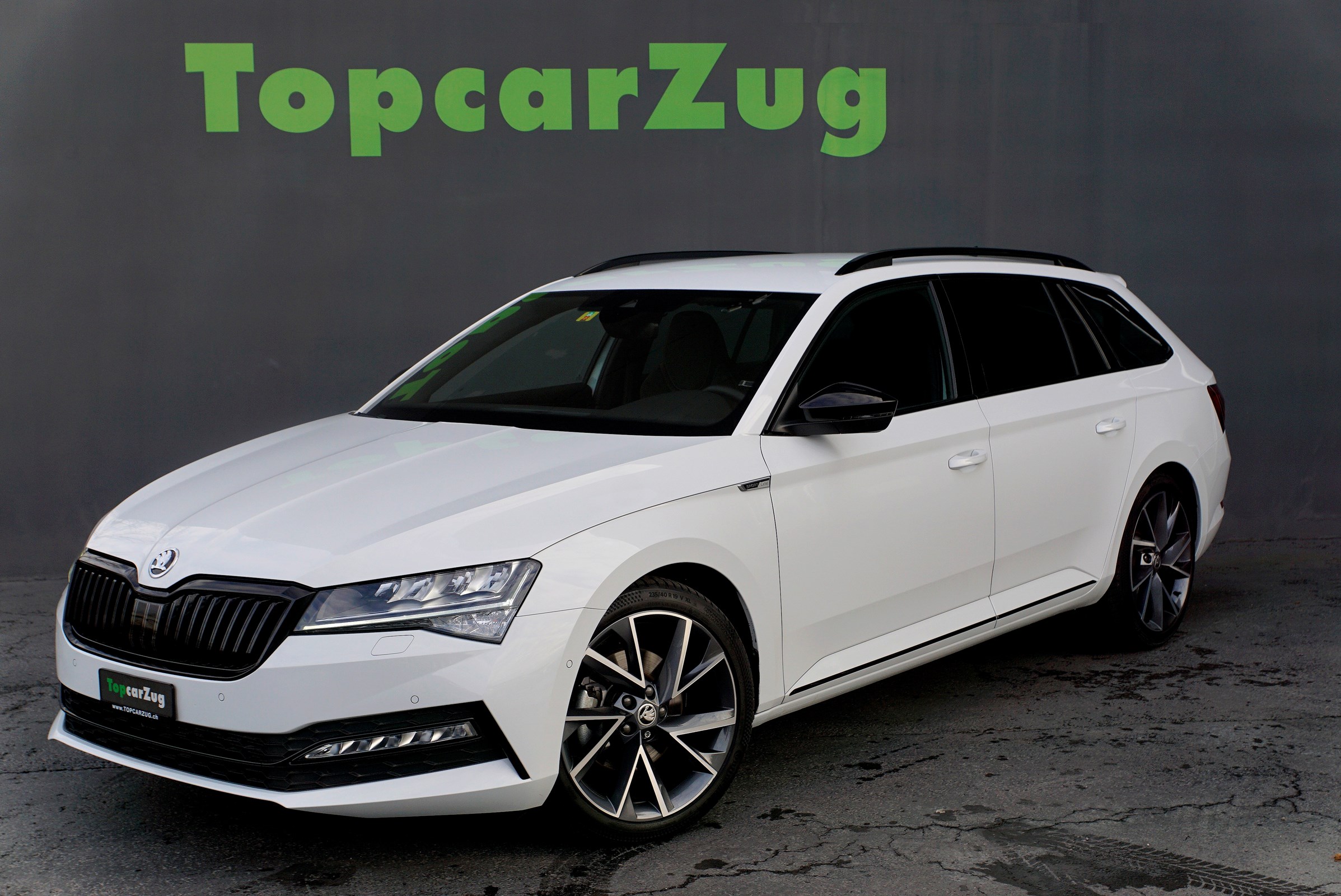 SKODA Superb 2.0 TDi Sport Line 4x4 / Sportline / CH-Auslieferung mit 48Monate Garantie