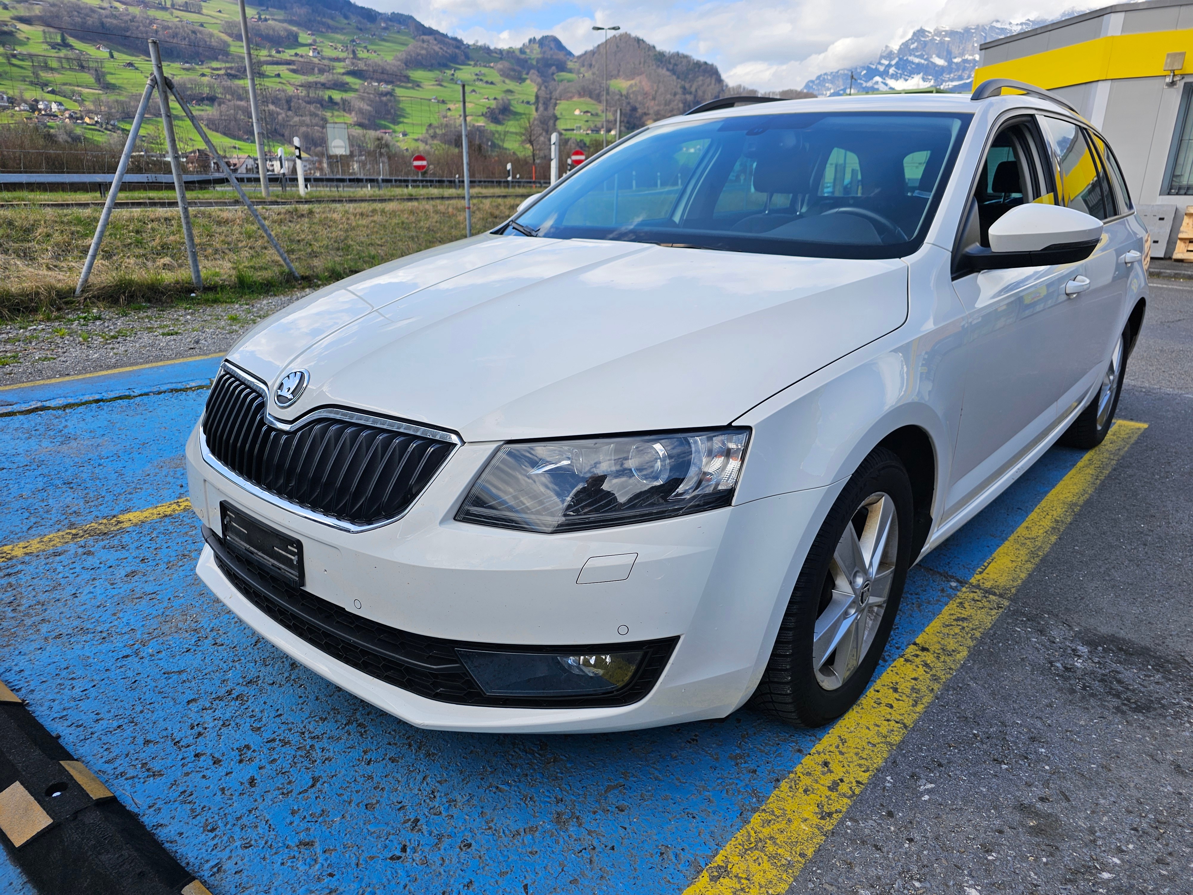 SKODA Octavia Combi 2.0 TDI Elegance 4x4