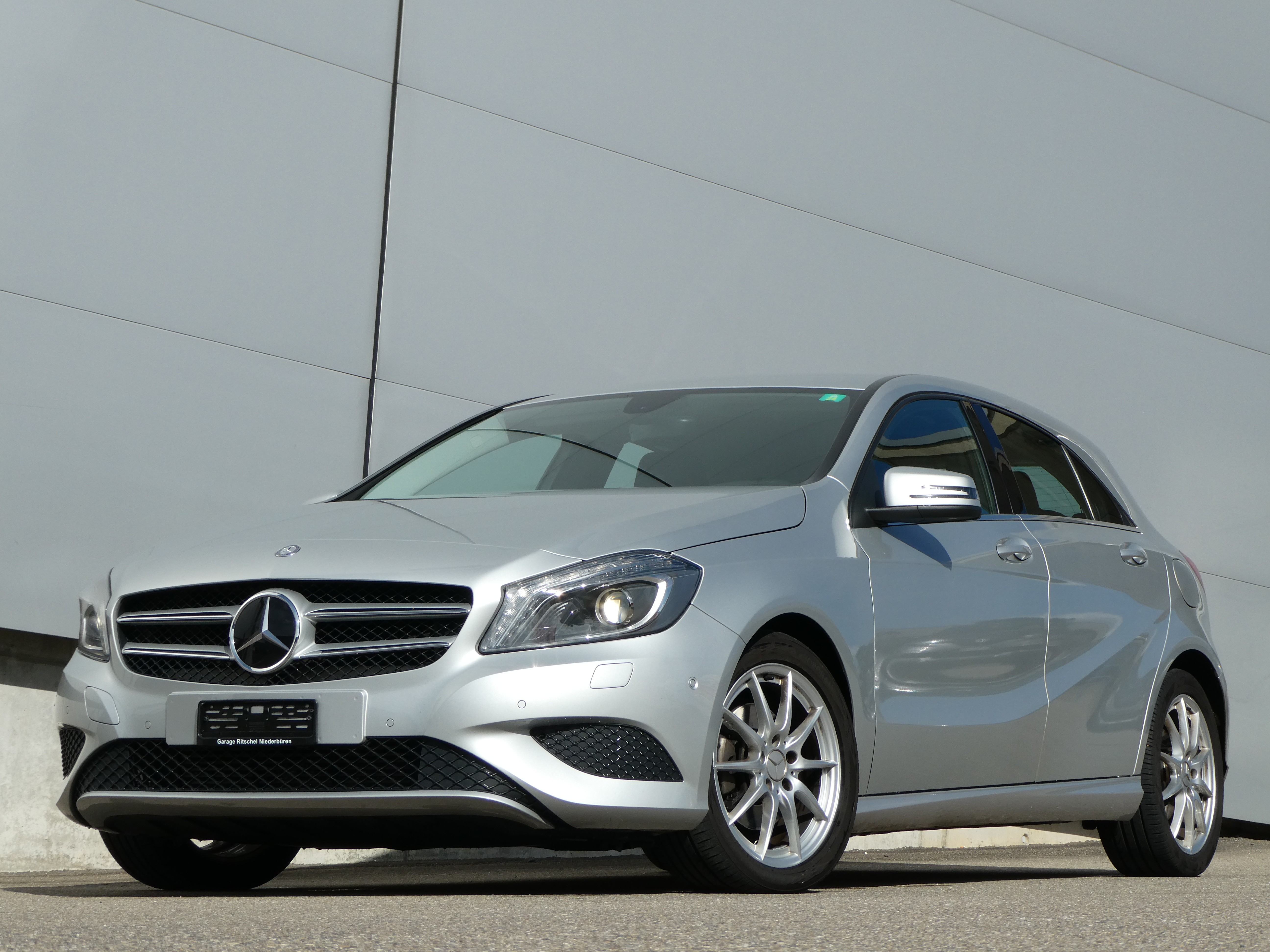 MERCEDES-BENZ A 200 7G-DCT