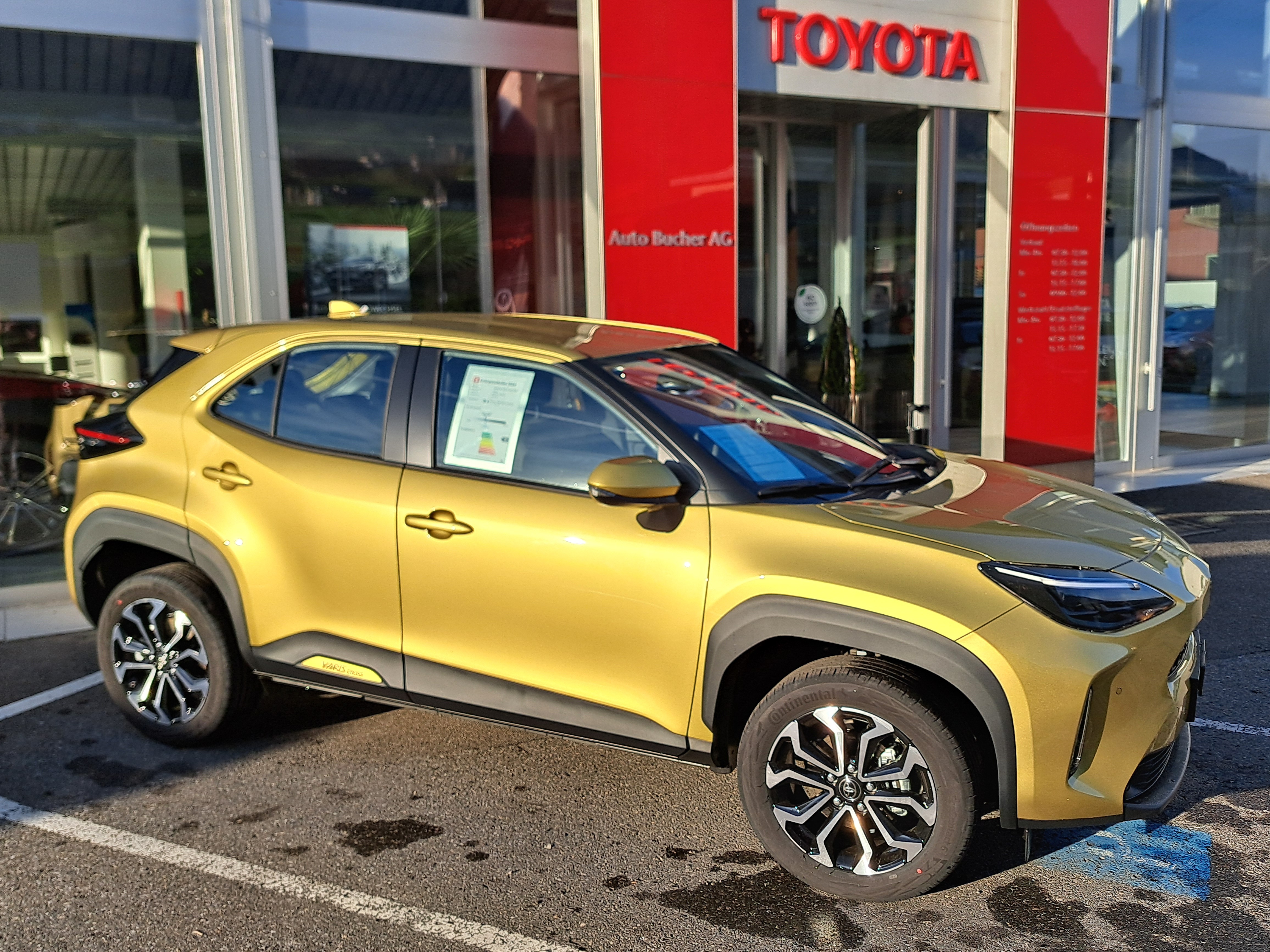 TOYOTA Yaris Cross 1.5 Trend e-CVT AWDi