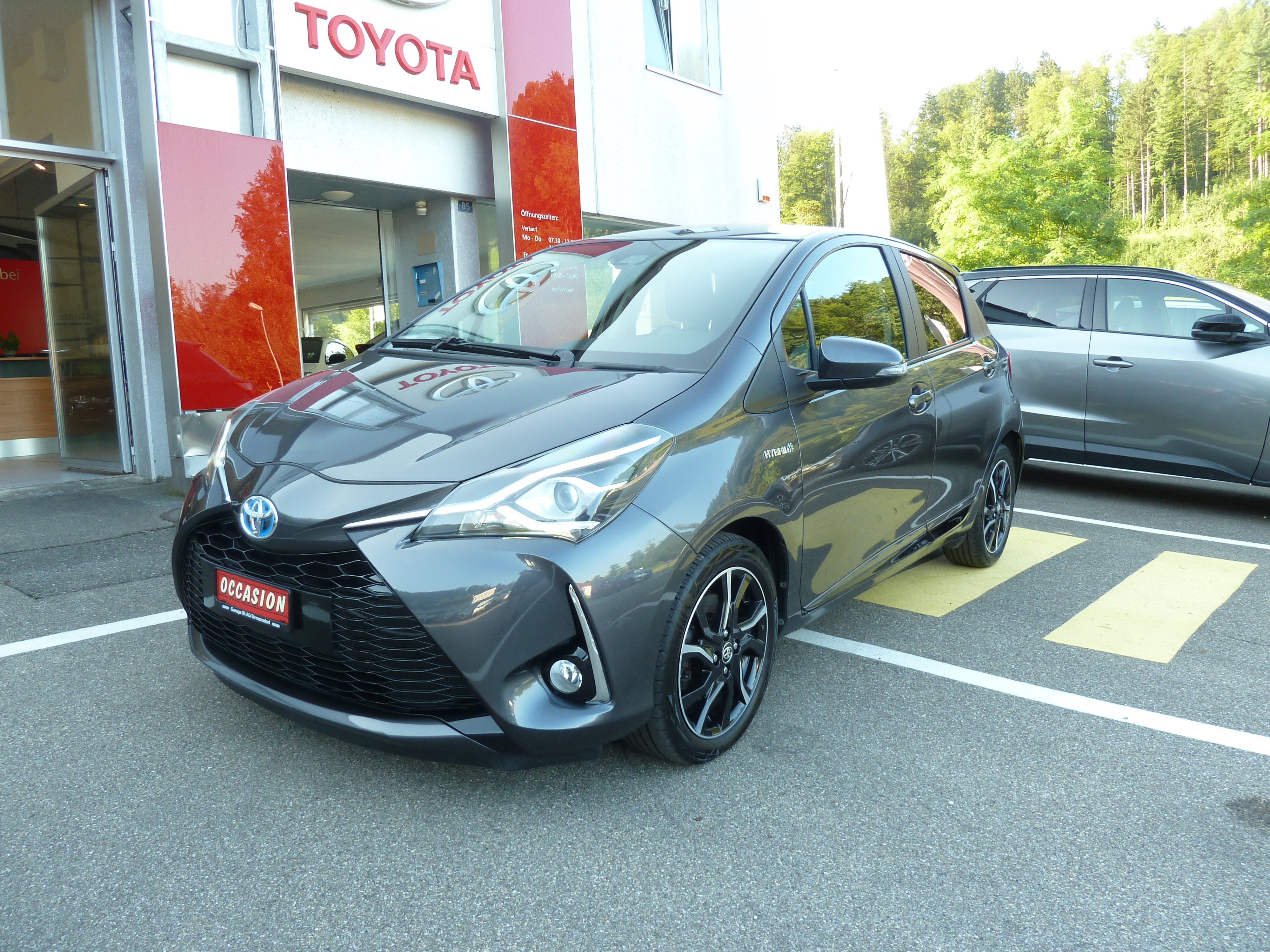 TOYOTA Yaris 1.5 VVT-i Hybrid Trend e-CVT