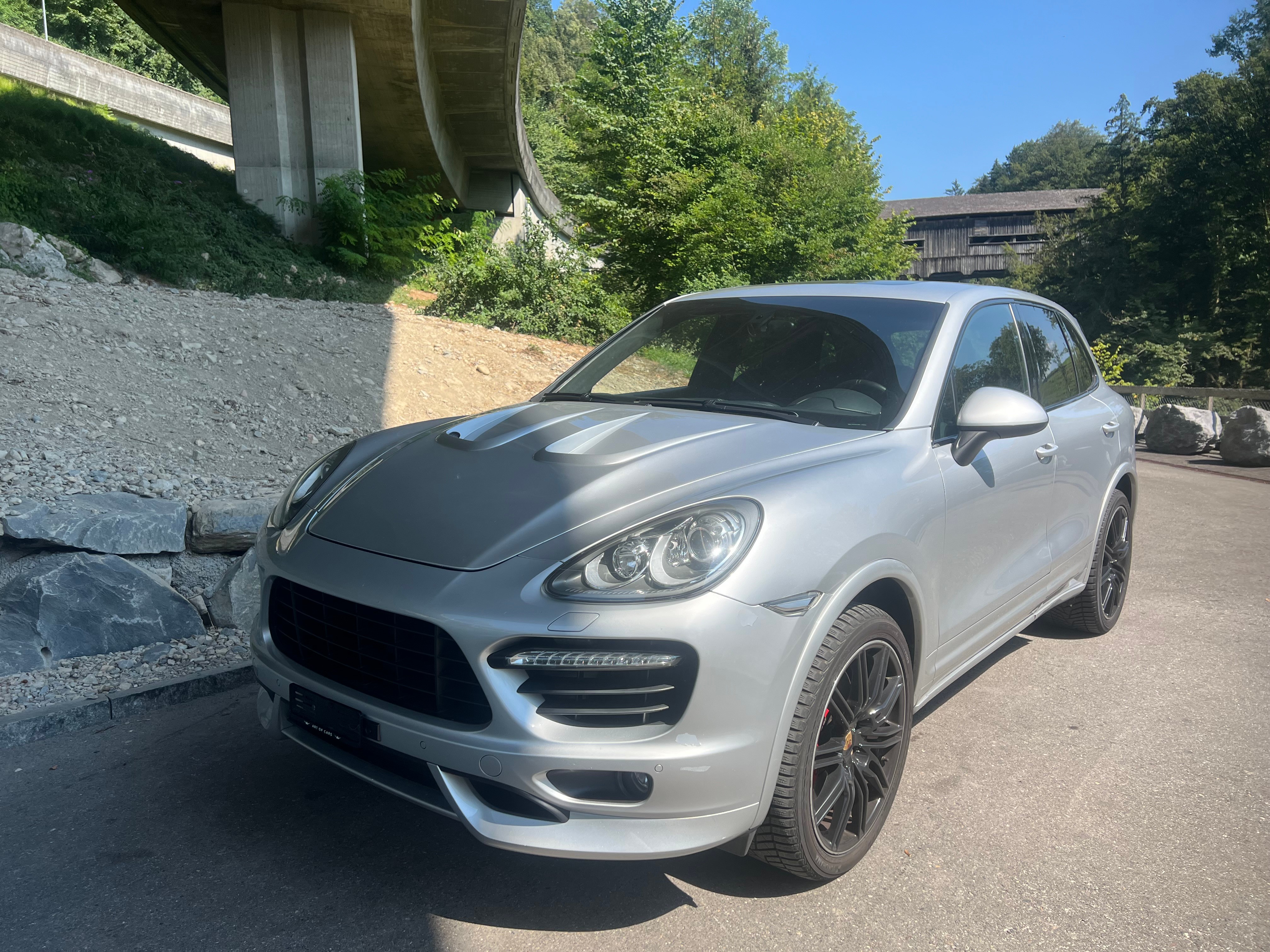 PORSCHE Cayenne Turbo