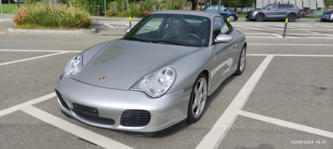 PORSCHE 911 Carrera 4 S