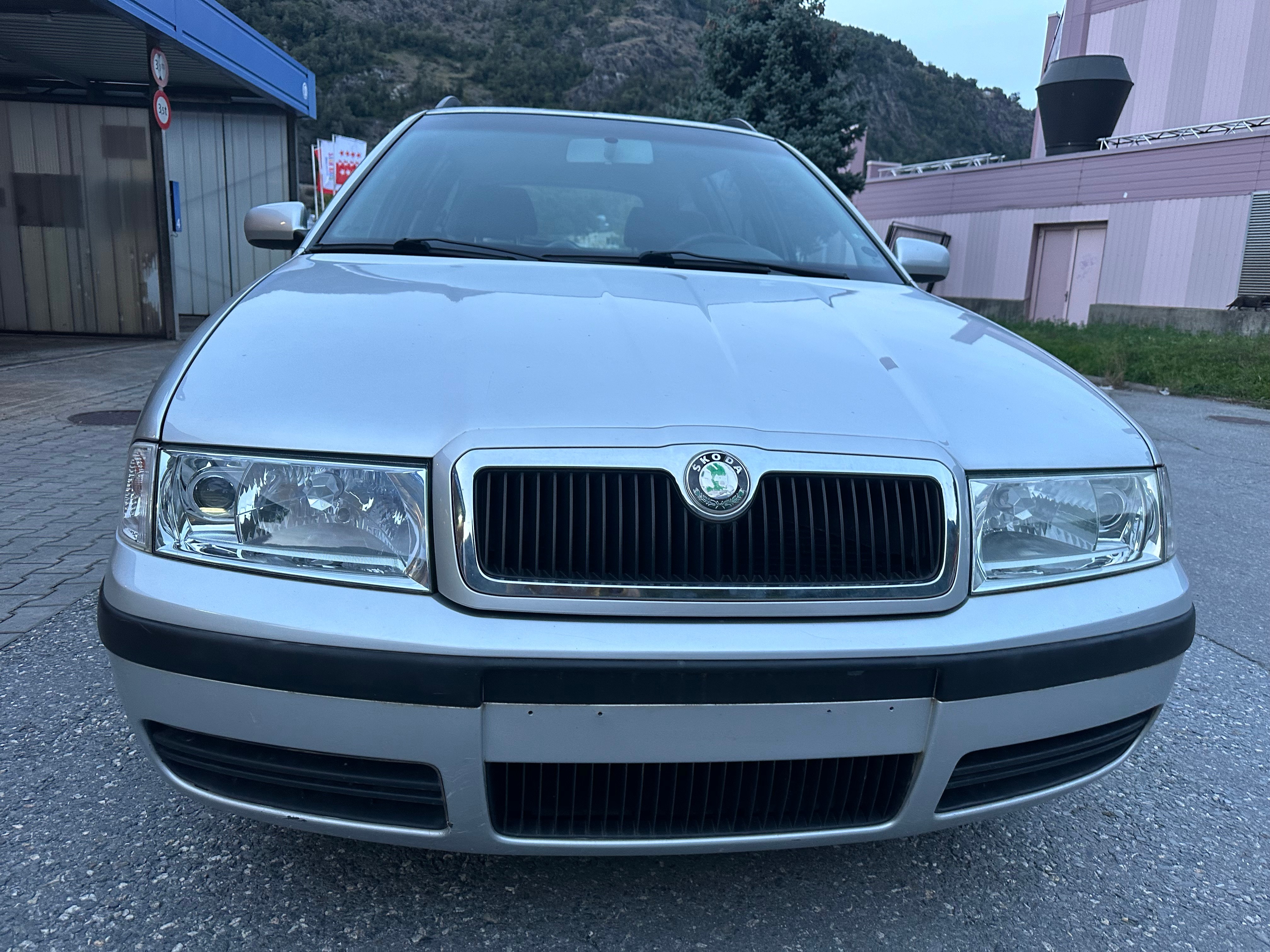 SKODA Octavia 1.8 Turbo Elegance 4x4