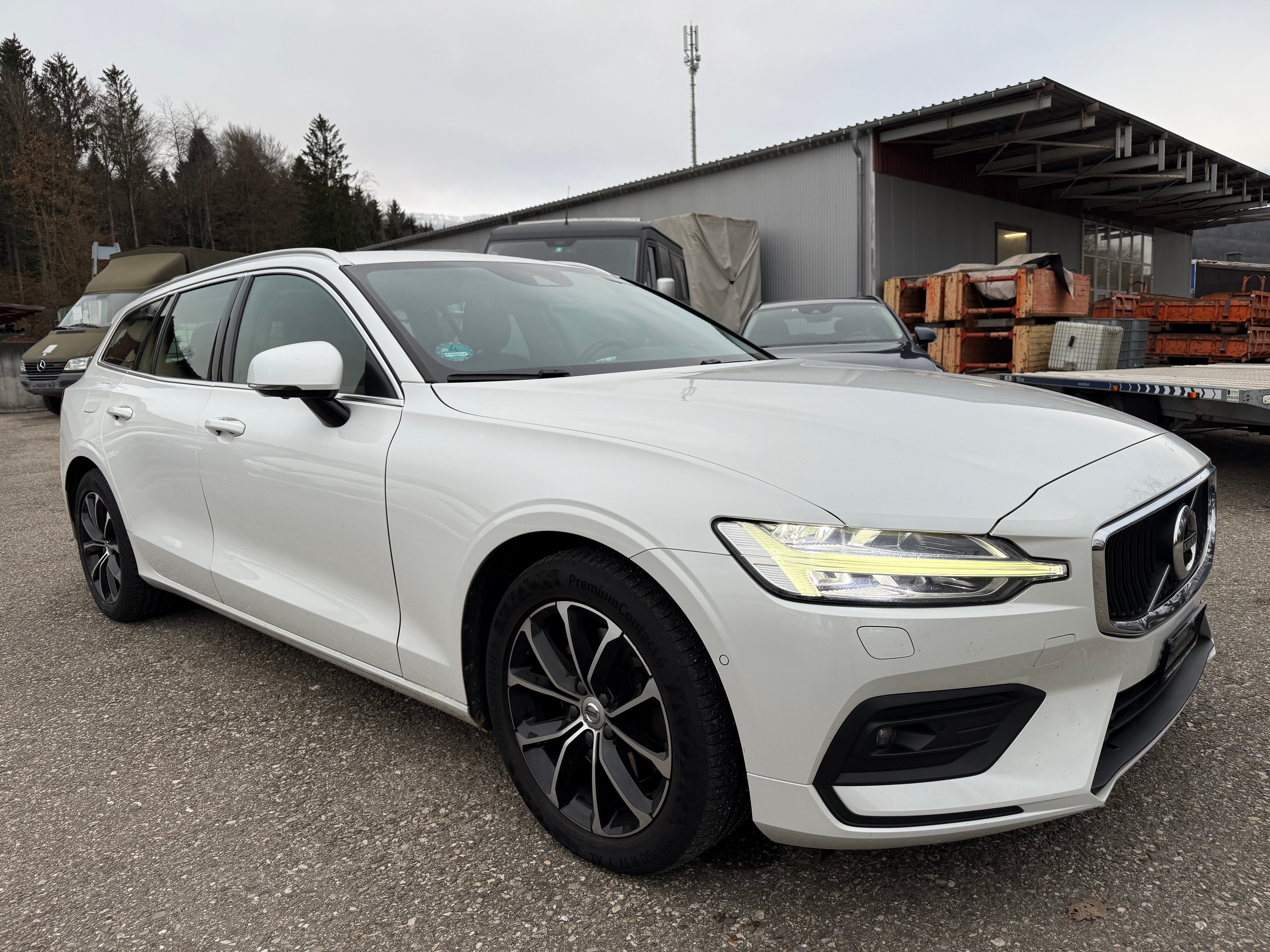 VOLVO V60 B4 Benzin Mild Hybrid Momentum Geartronic