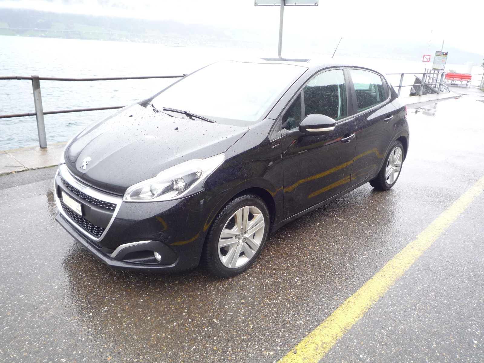 PEUGEOT 208 1.2 PureTech Signature