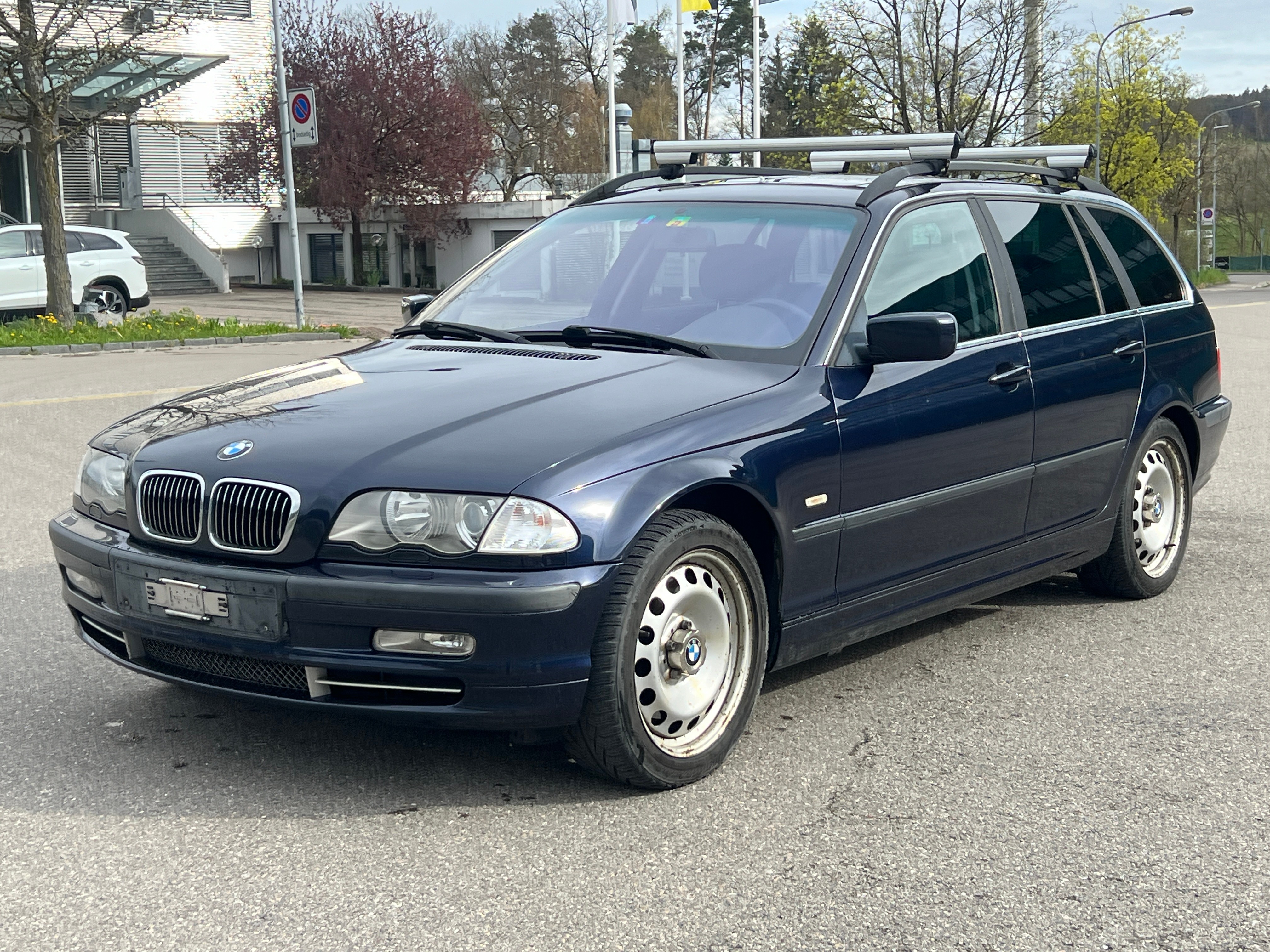 BMW 330