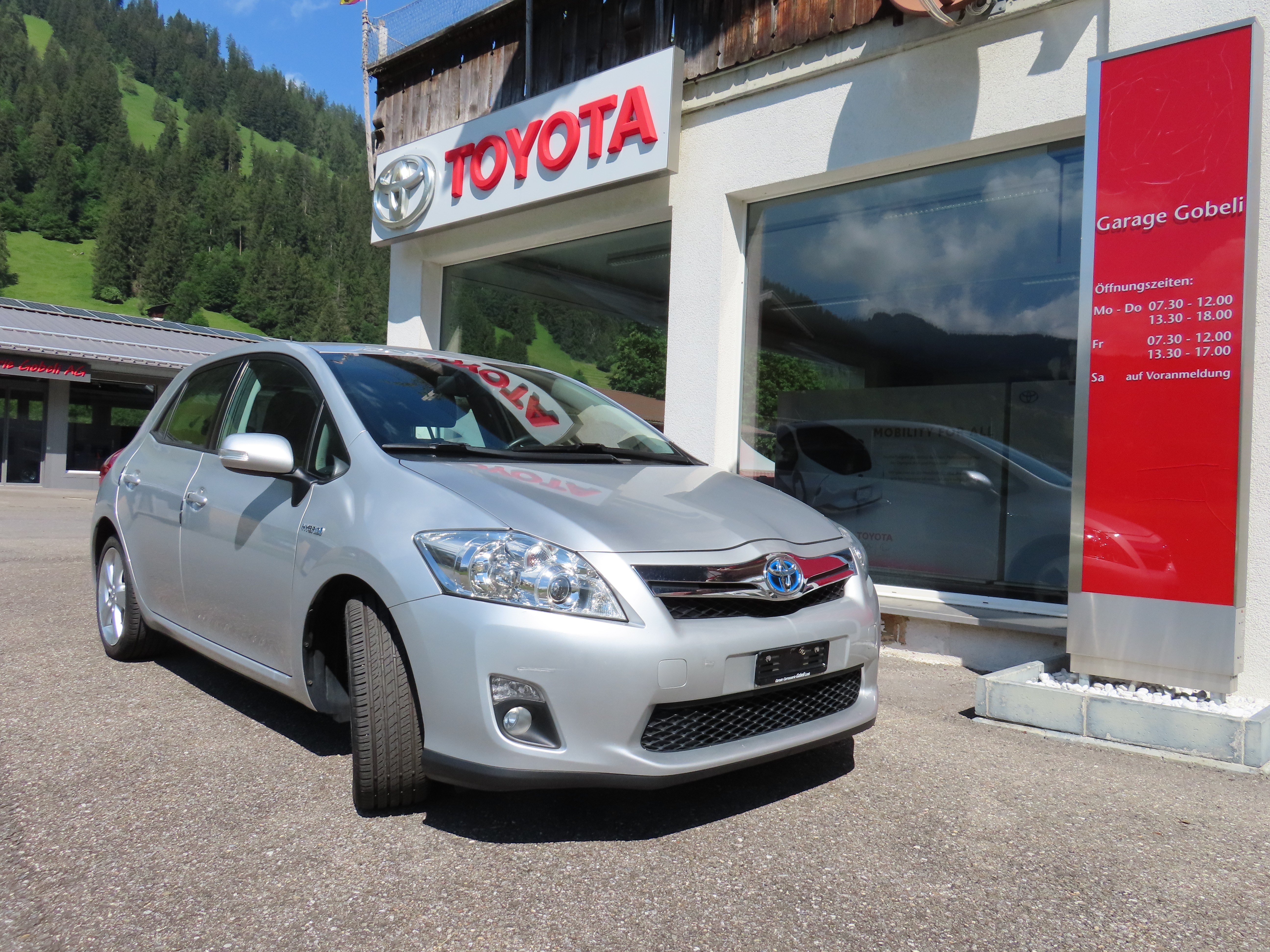 TOYOTA Auris 1.8 16V HSD Linea Sol