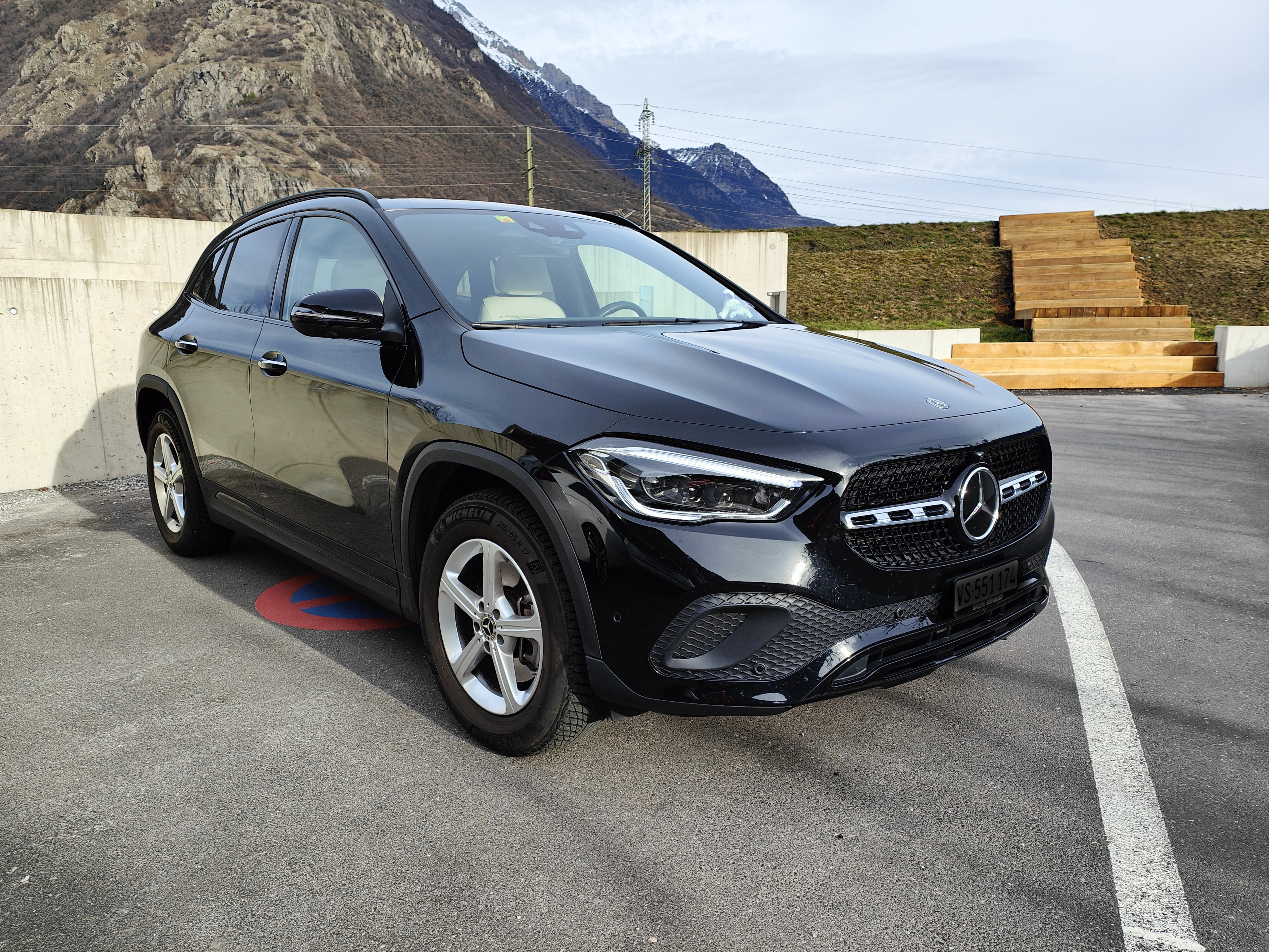 MERCEDES-BENZ GLA 250 4Matic Progressive 8G-DCT