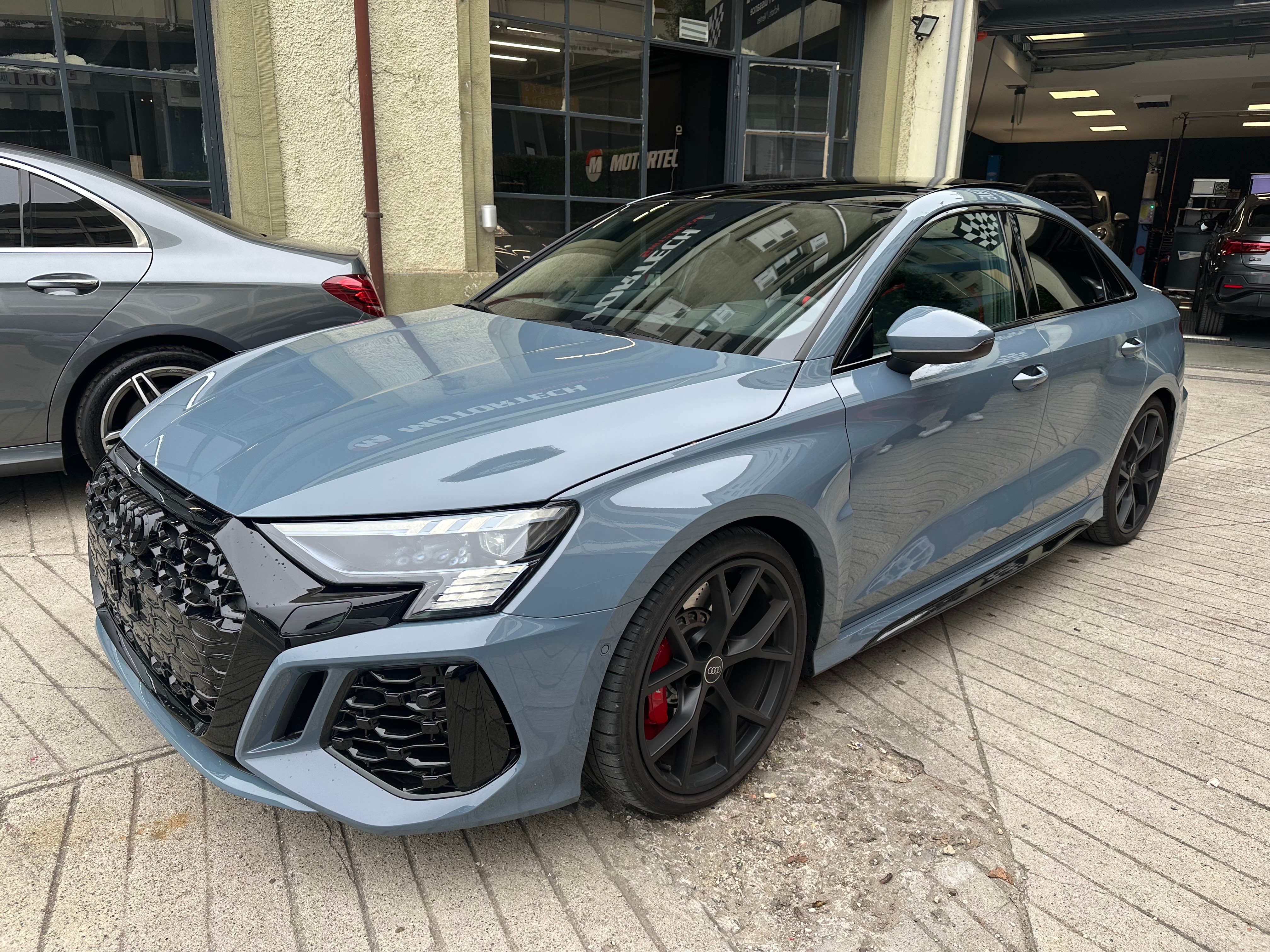 AUDI RS3 Limousine 2.5 TSI quattro S-tronic