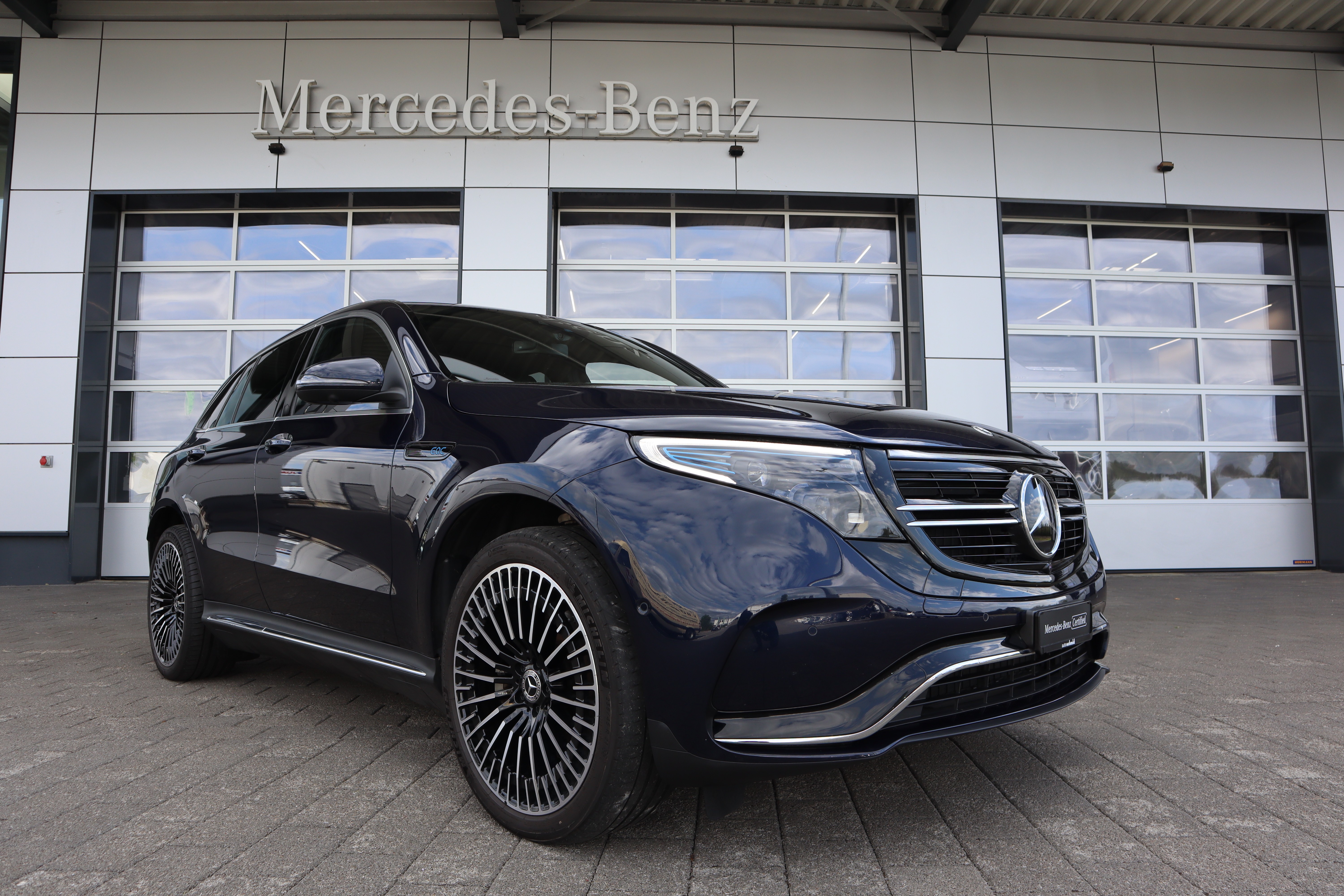 MERCEDES-BENZ EQC 400 AMG Line 4Matic