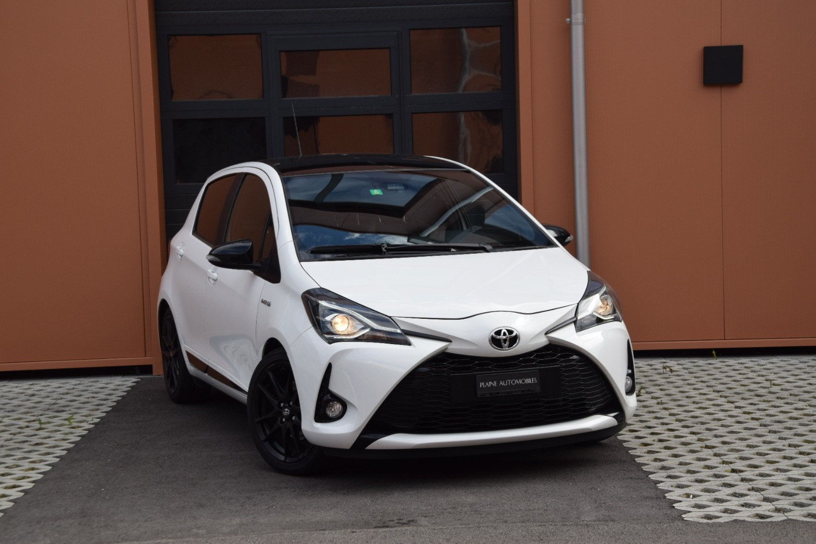 TOYOTA Yaris 1.5 VVT-i Hybrid Pack GR-S e-CVT