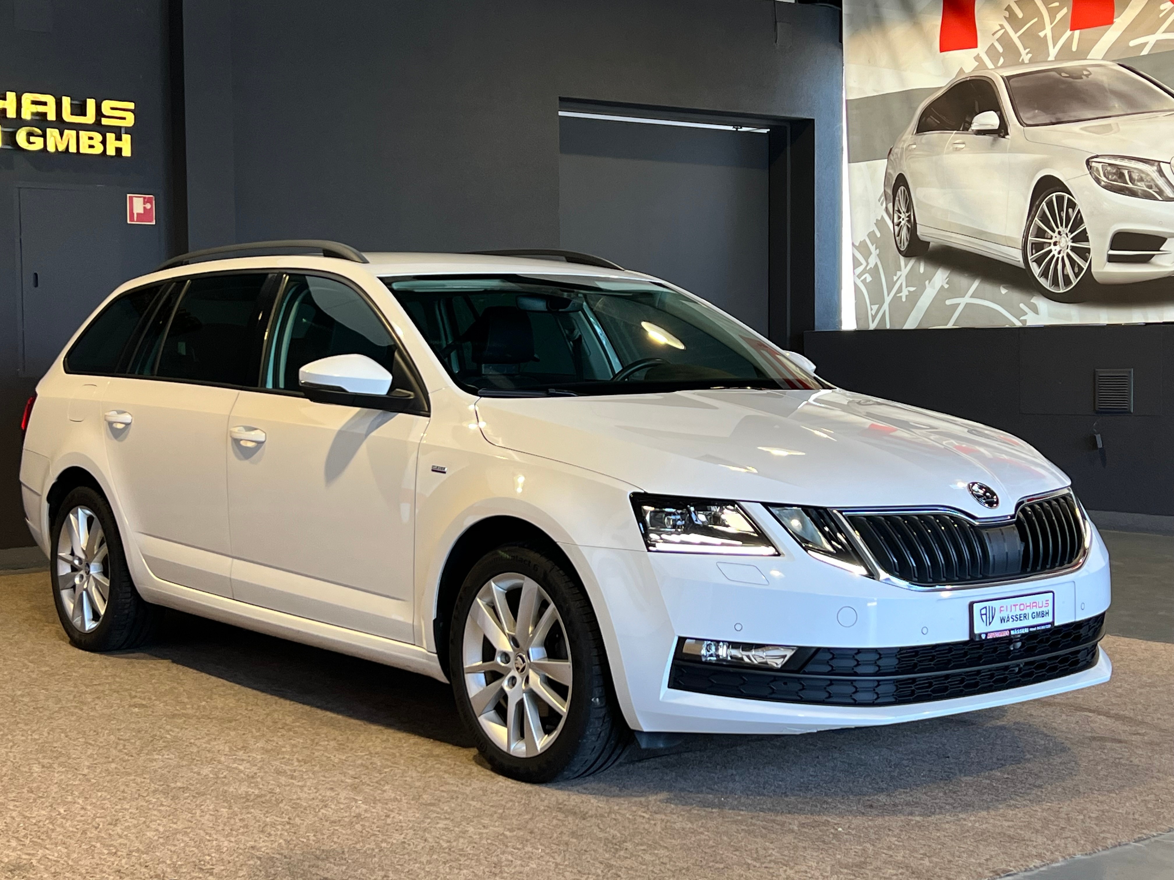 SKODA Octavia Combi 2.0 TDI Clever 4x4 DSG