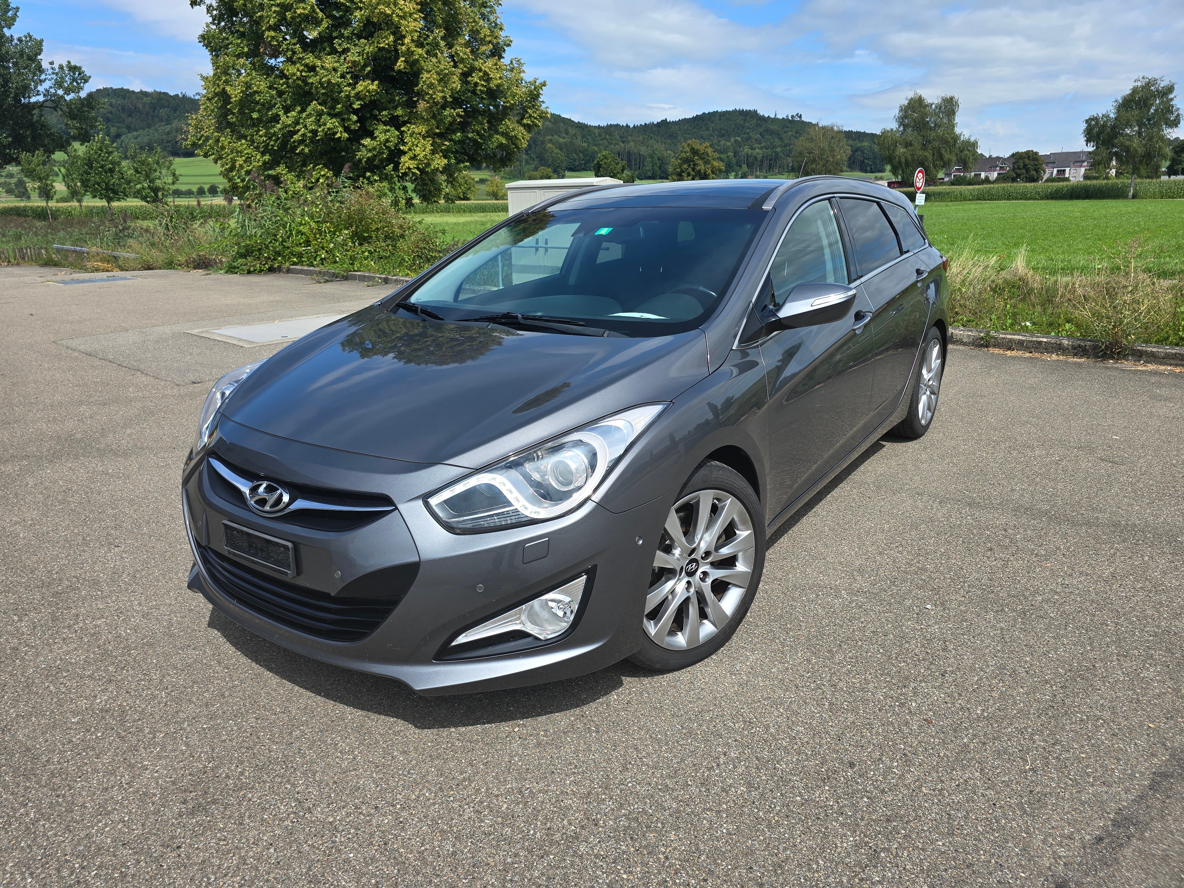 HYUNDAI i40 Wagon 2.0 GDi Premium**TOP-ZUSTAND*Frsch ab MFK