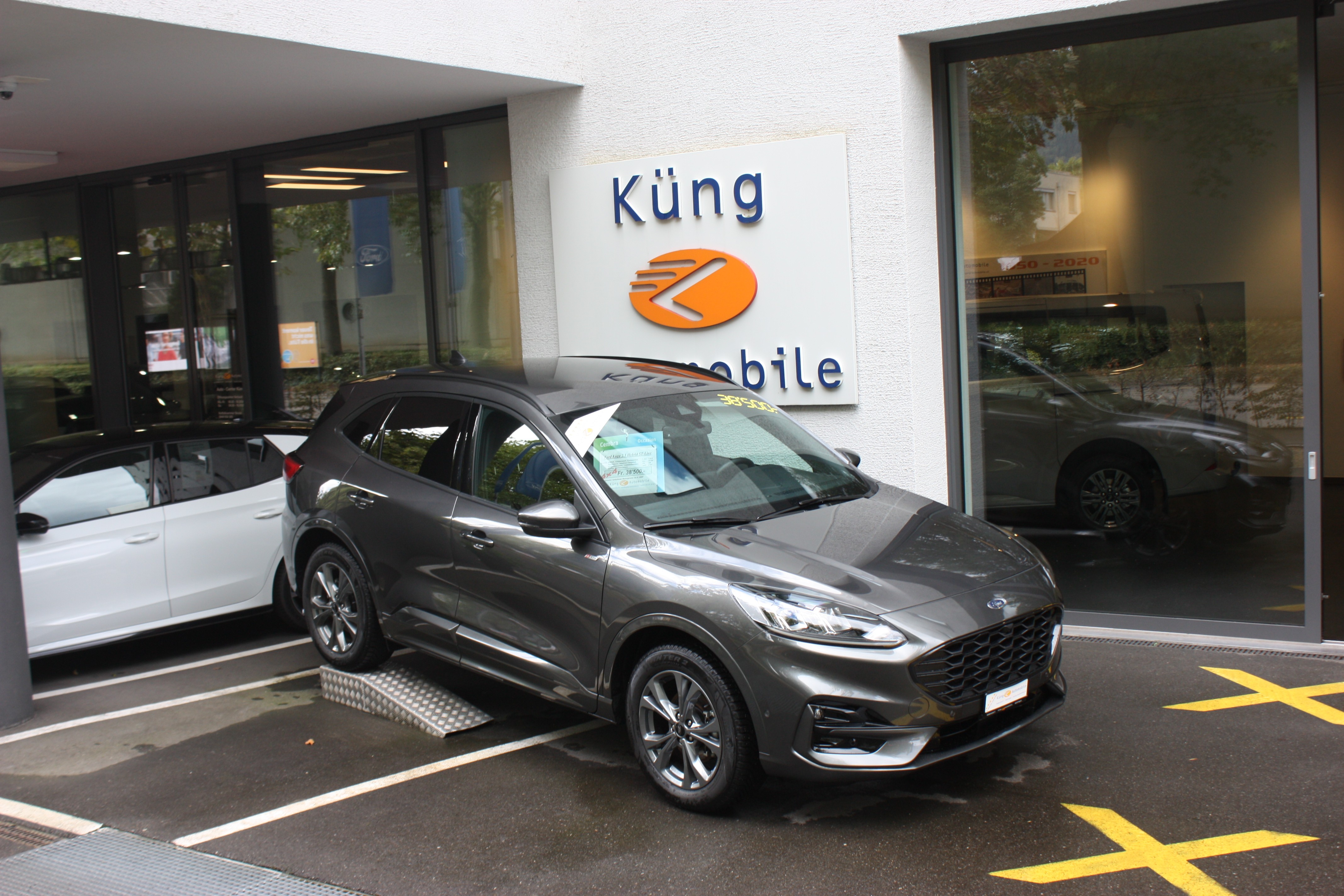 FORD Kuga 2.5 FHEV ST-Line 4WD