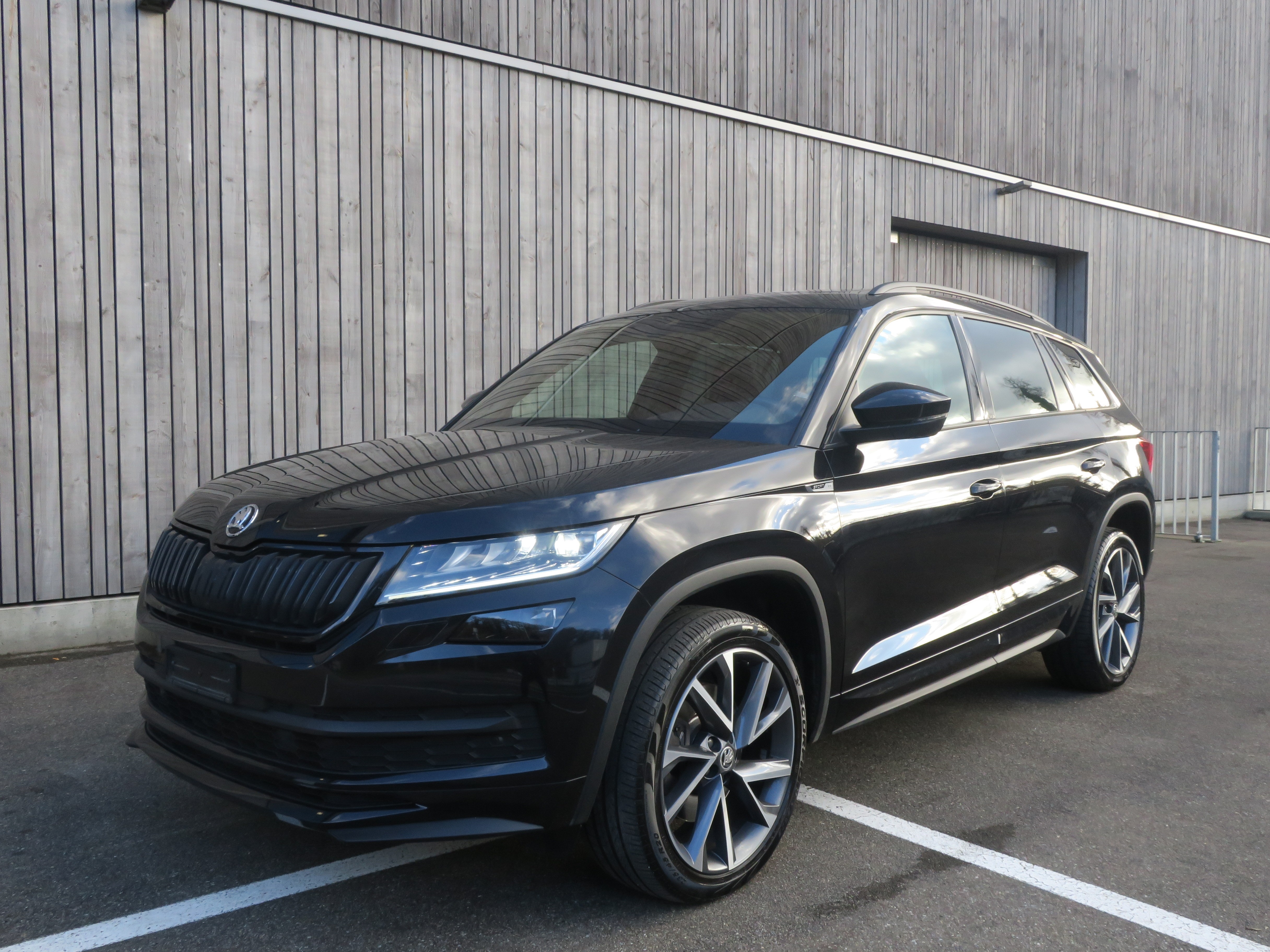 SKODA Kodiaq 2.0 TDI CR Sport Line 4x4 7-Plätzer