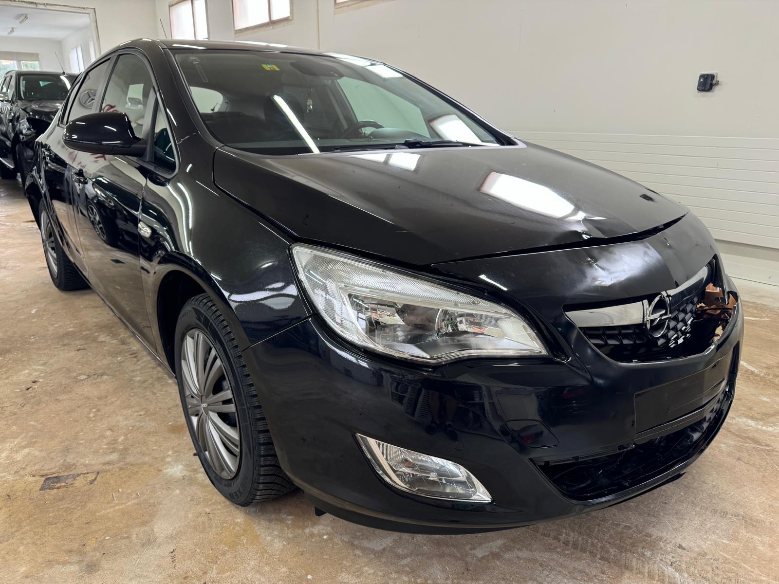 OPEL Astra 1.4i 16V Turbo