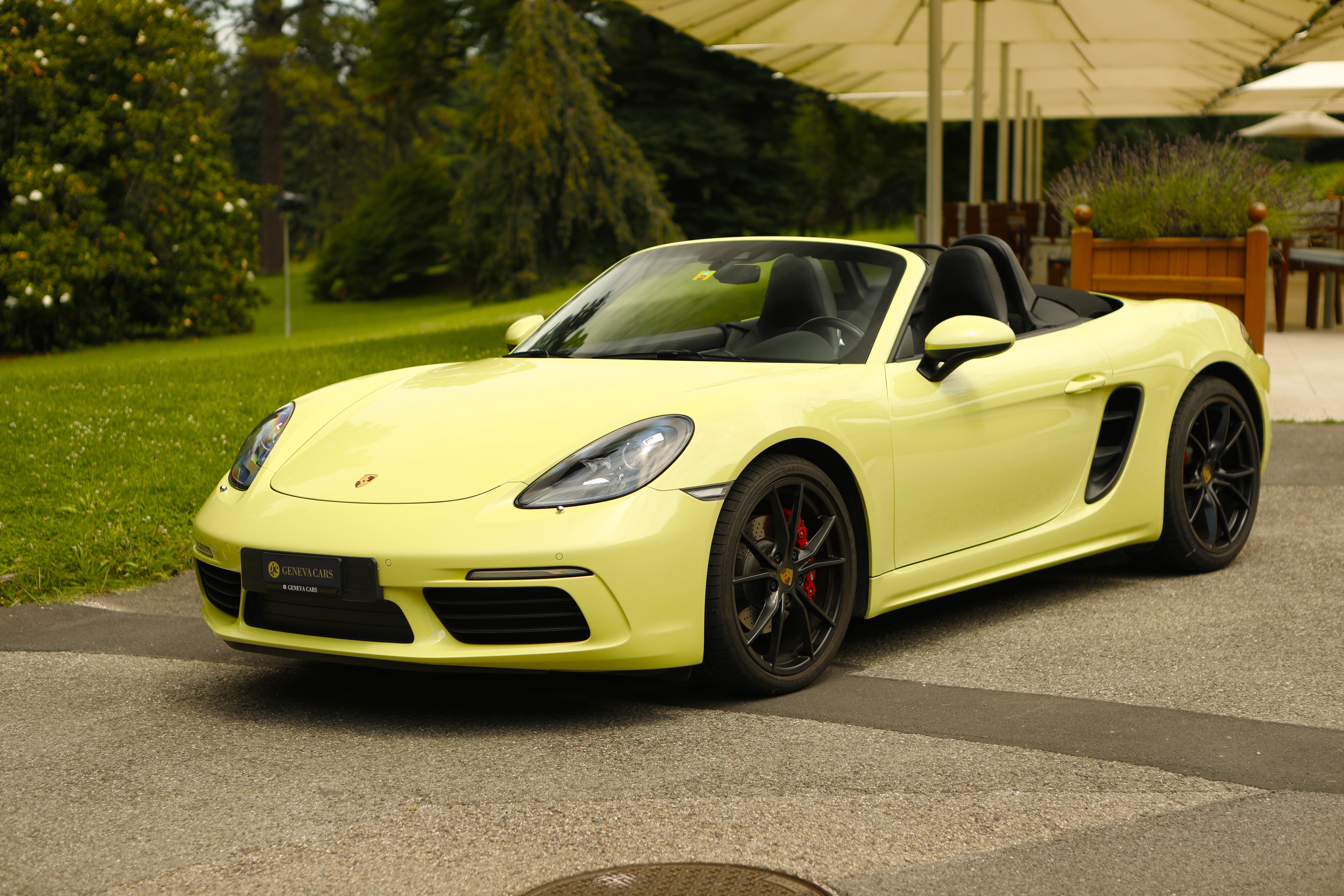 PORSCHE 718 Boxster S 2.5 PDK ( Cartagena Yellow )