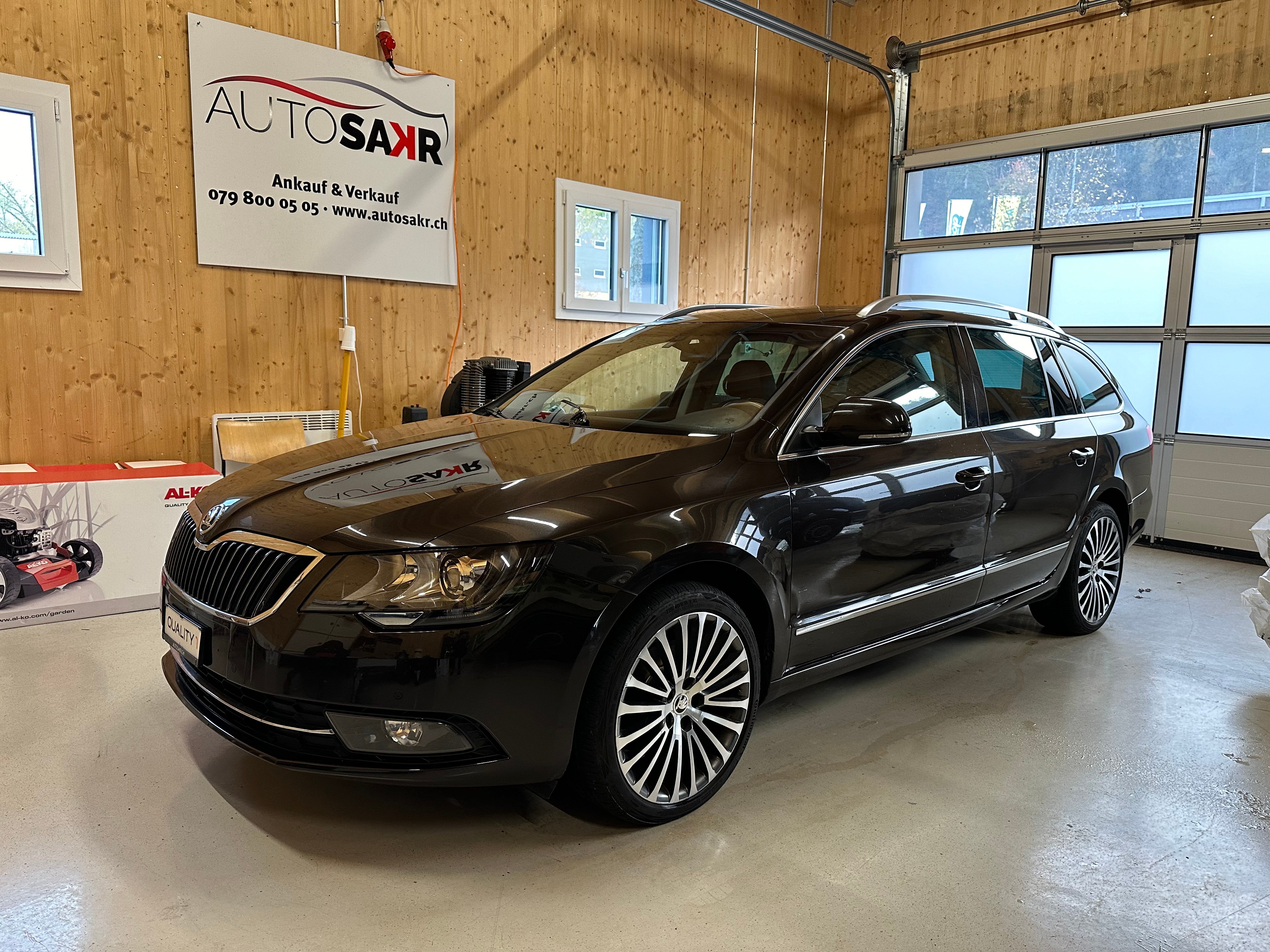 SKODA Superb Combi 2.0 TDi Elegance DSG