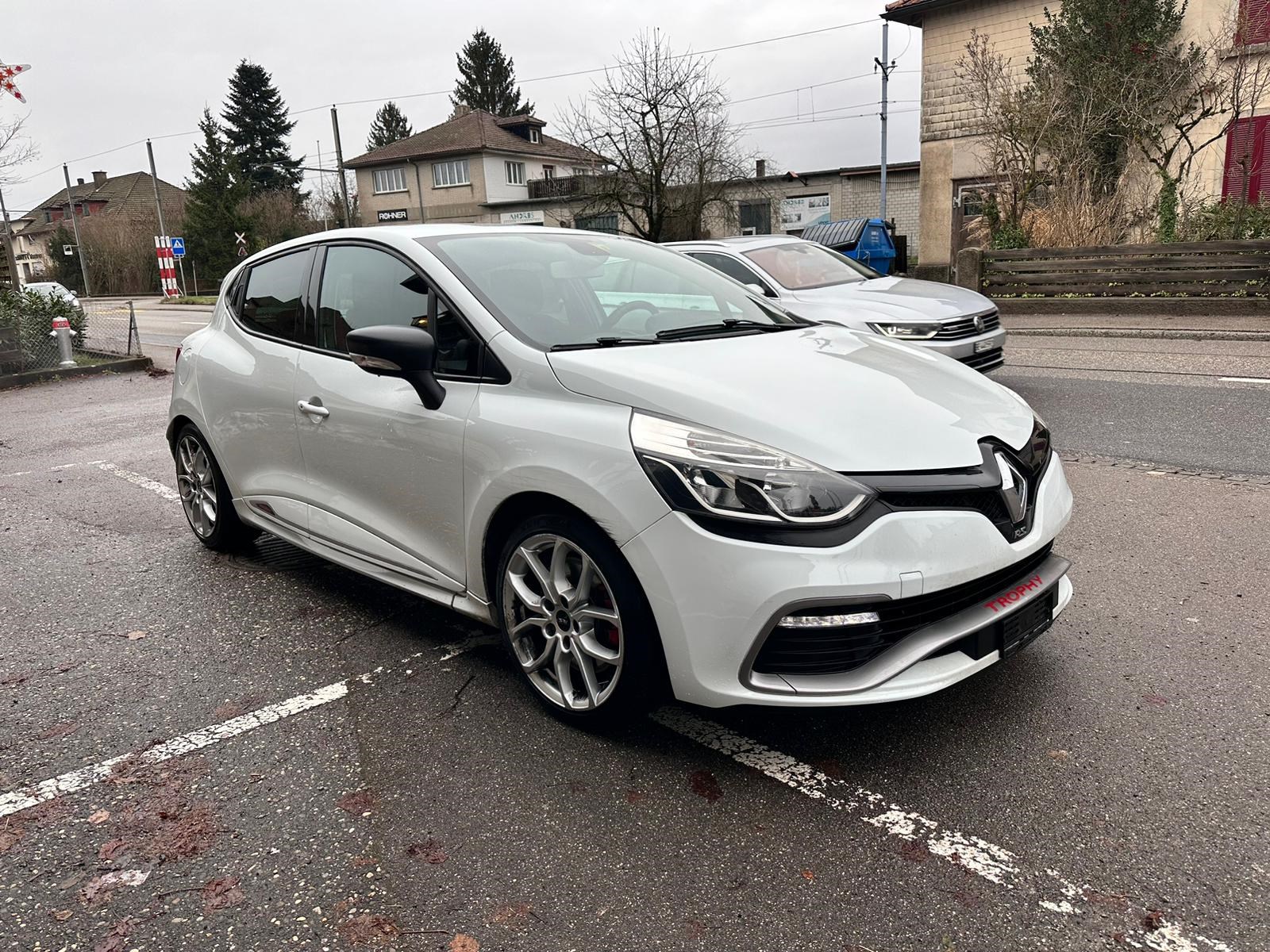 RENAULT Clio 1.6 T RS 220 Trophy EDC