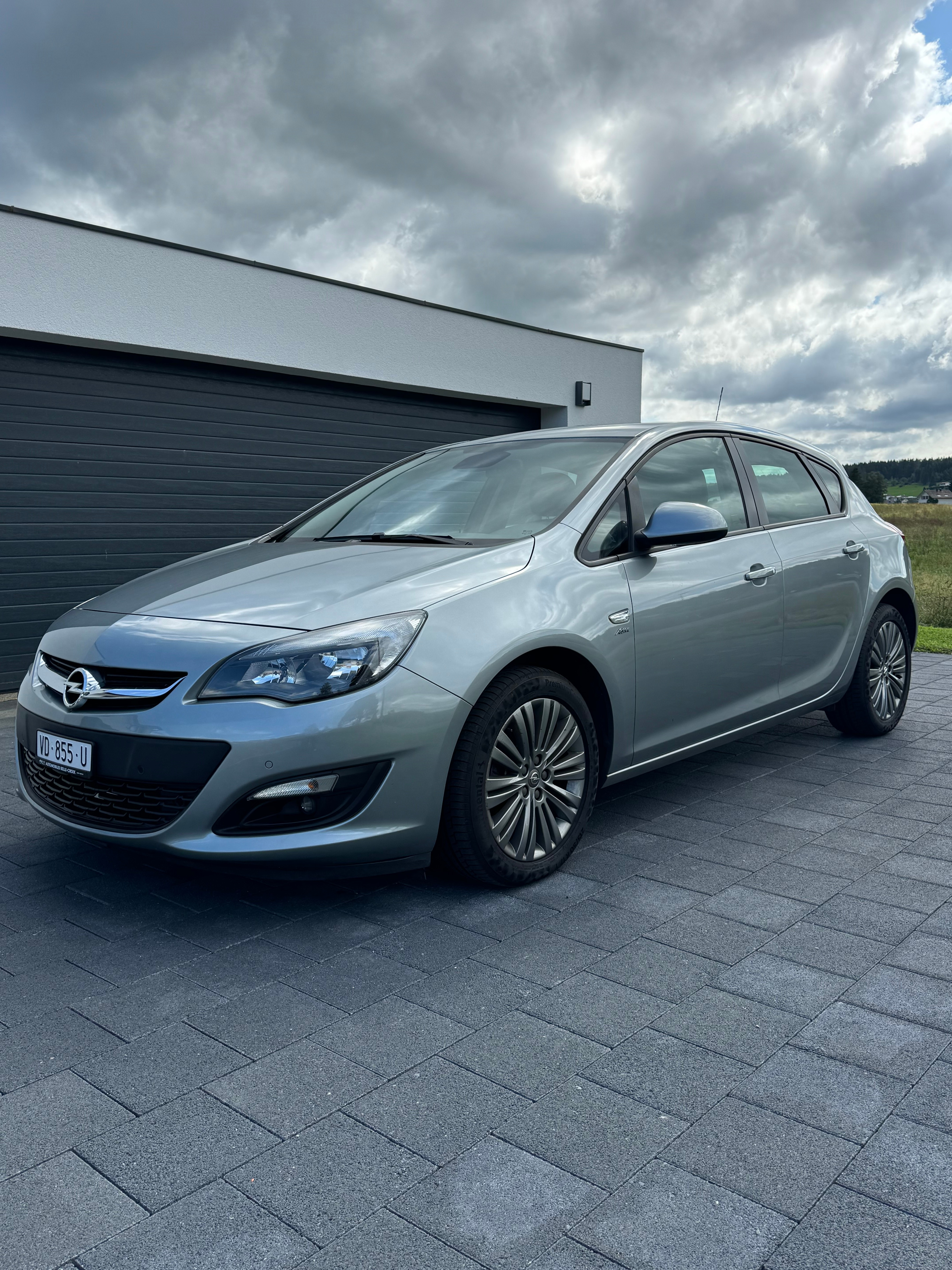 OPEL Astra 1.4i 16V Turbo Active Edition Automatic