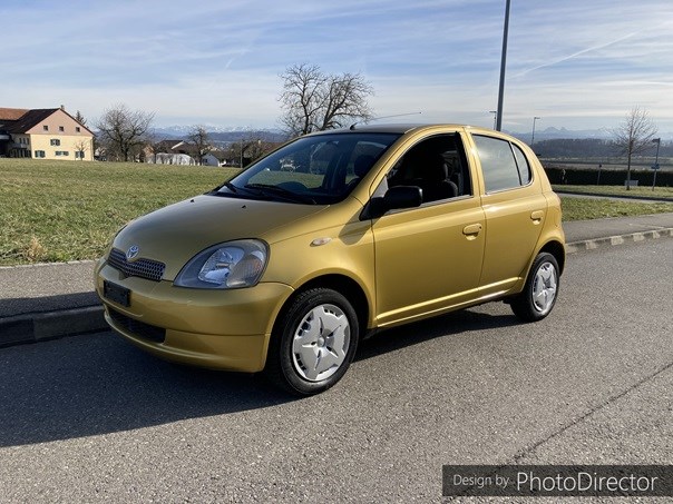 TOYOTA Yaris 1.0 Linea Luna