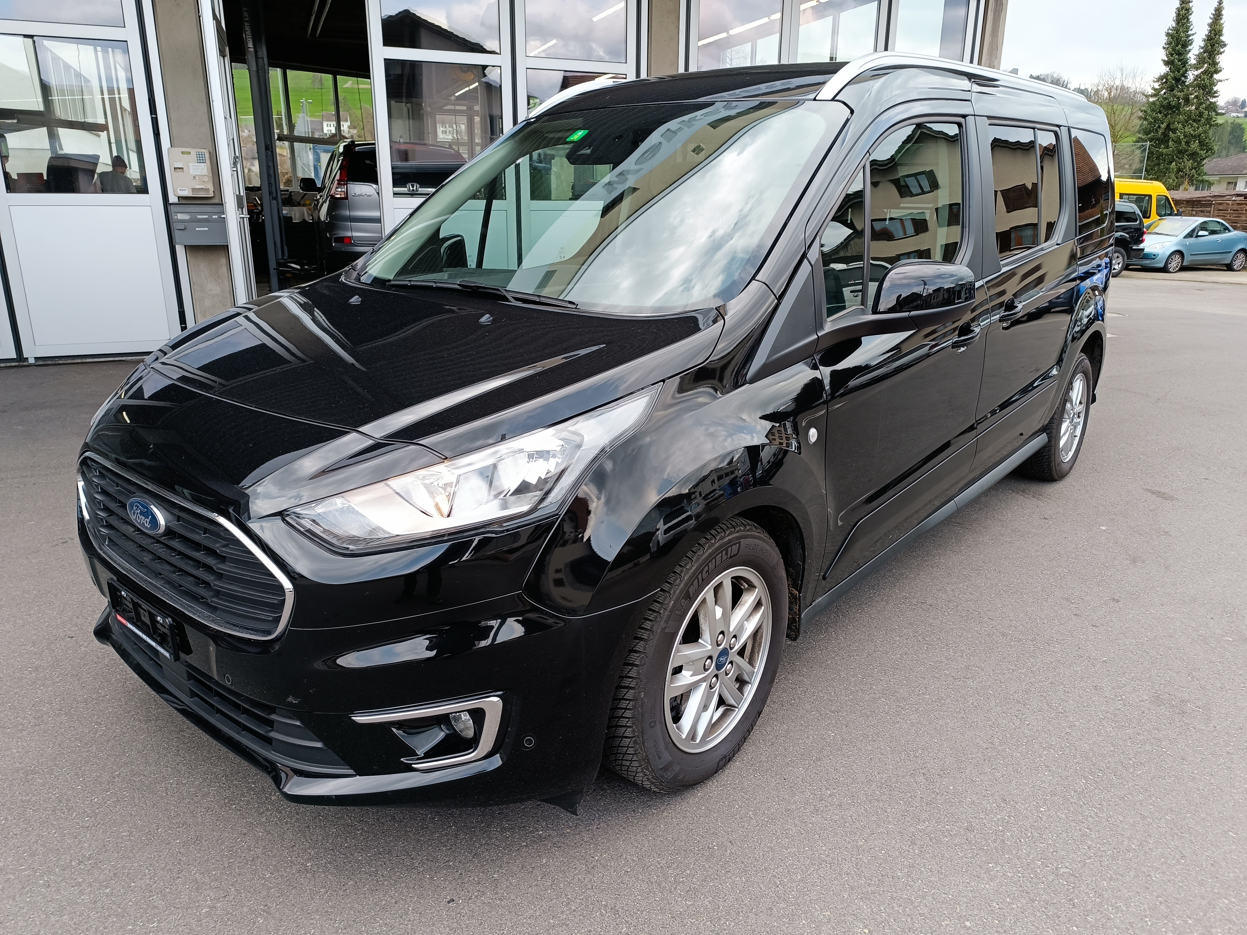 FORD Grand Tourneo Connect 1.5 EcoBlue Titanium Automat