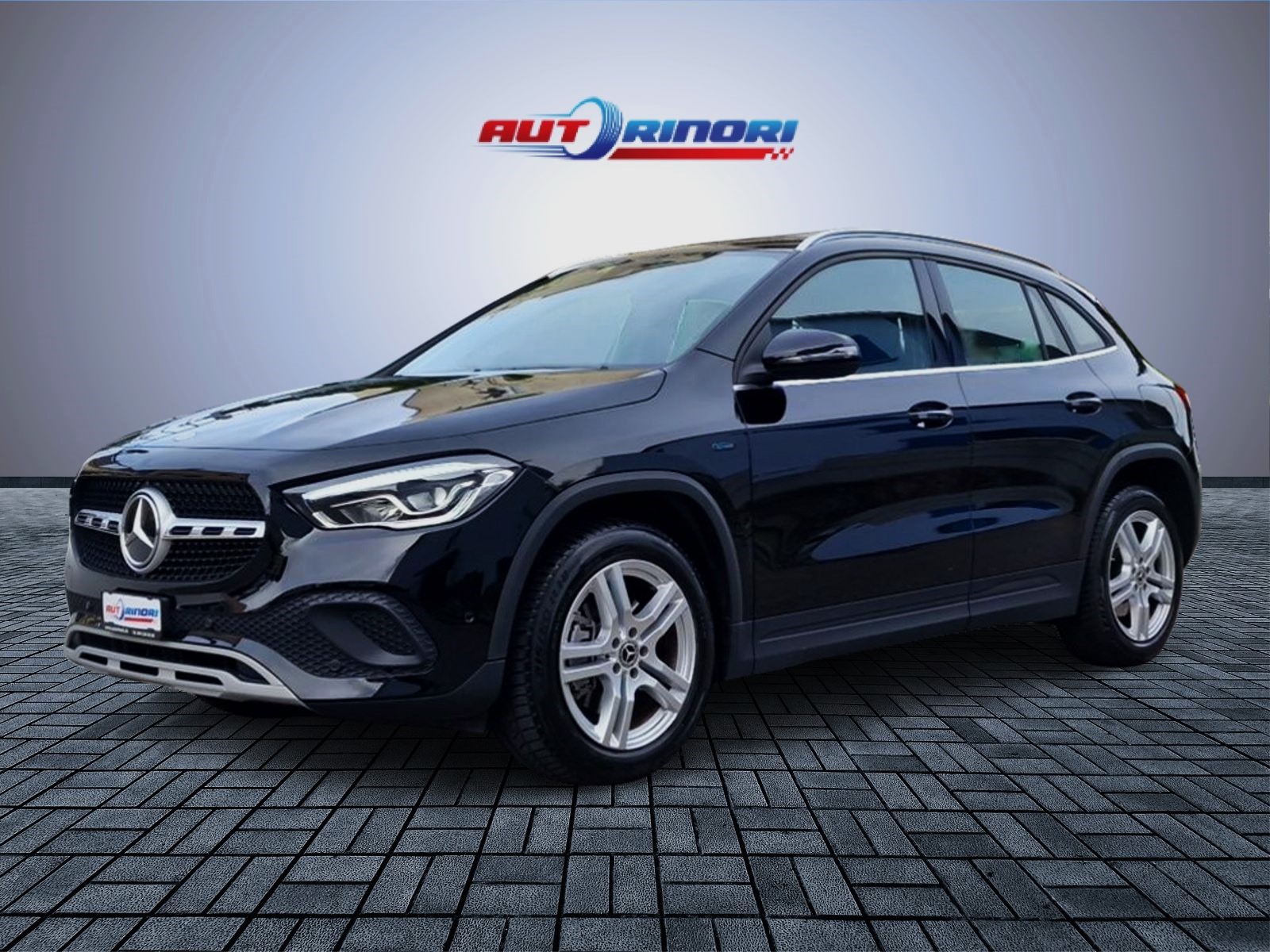 MERCEDES-BENZ GLA 250e Style 8G-DCT