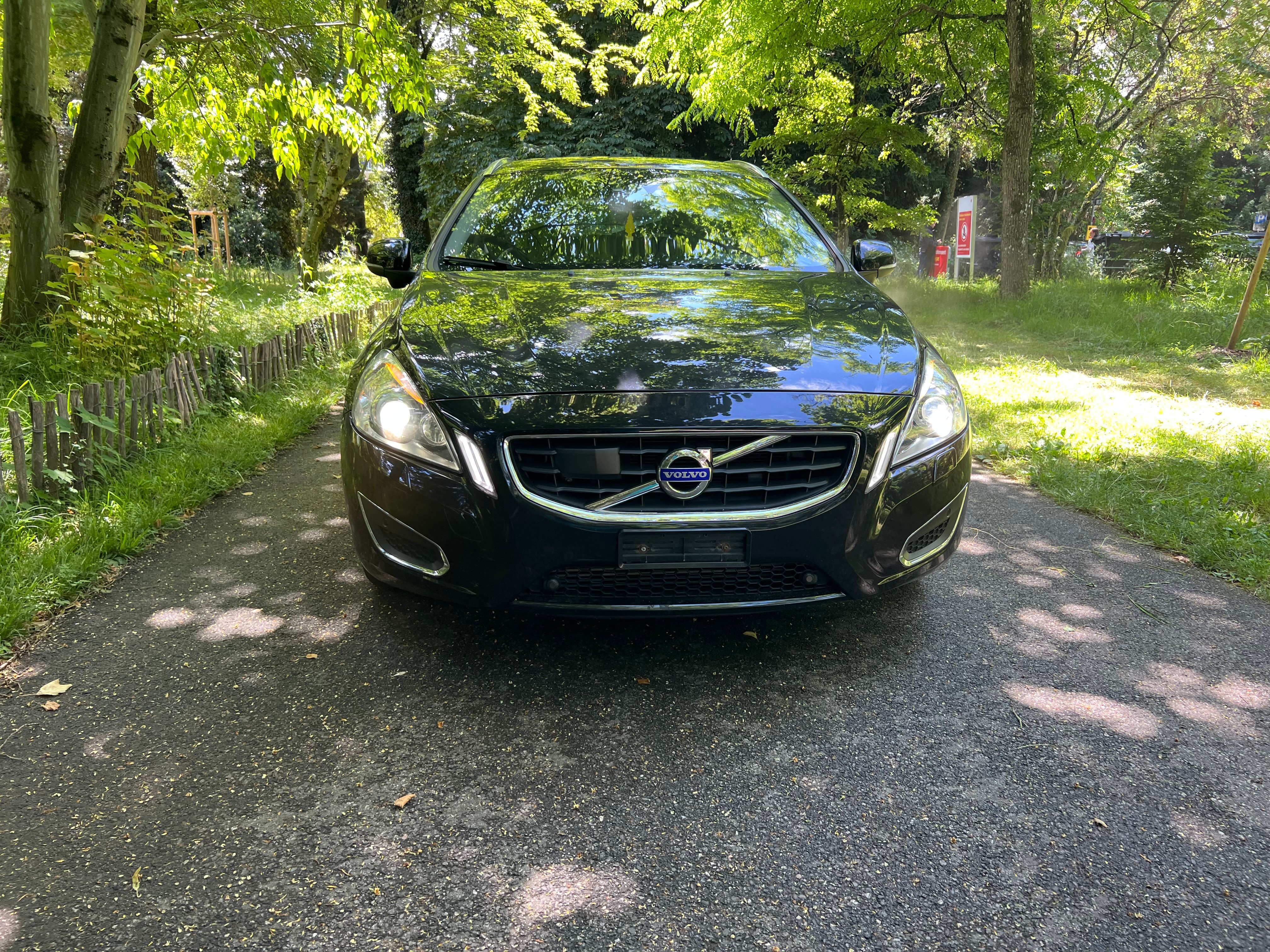 VOLVO V60 D5 AWD Summum Geartronic