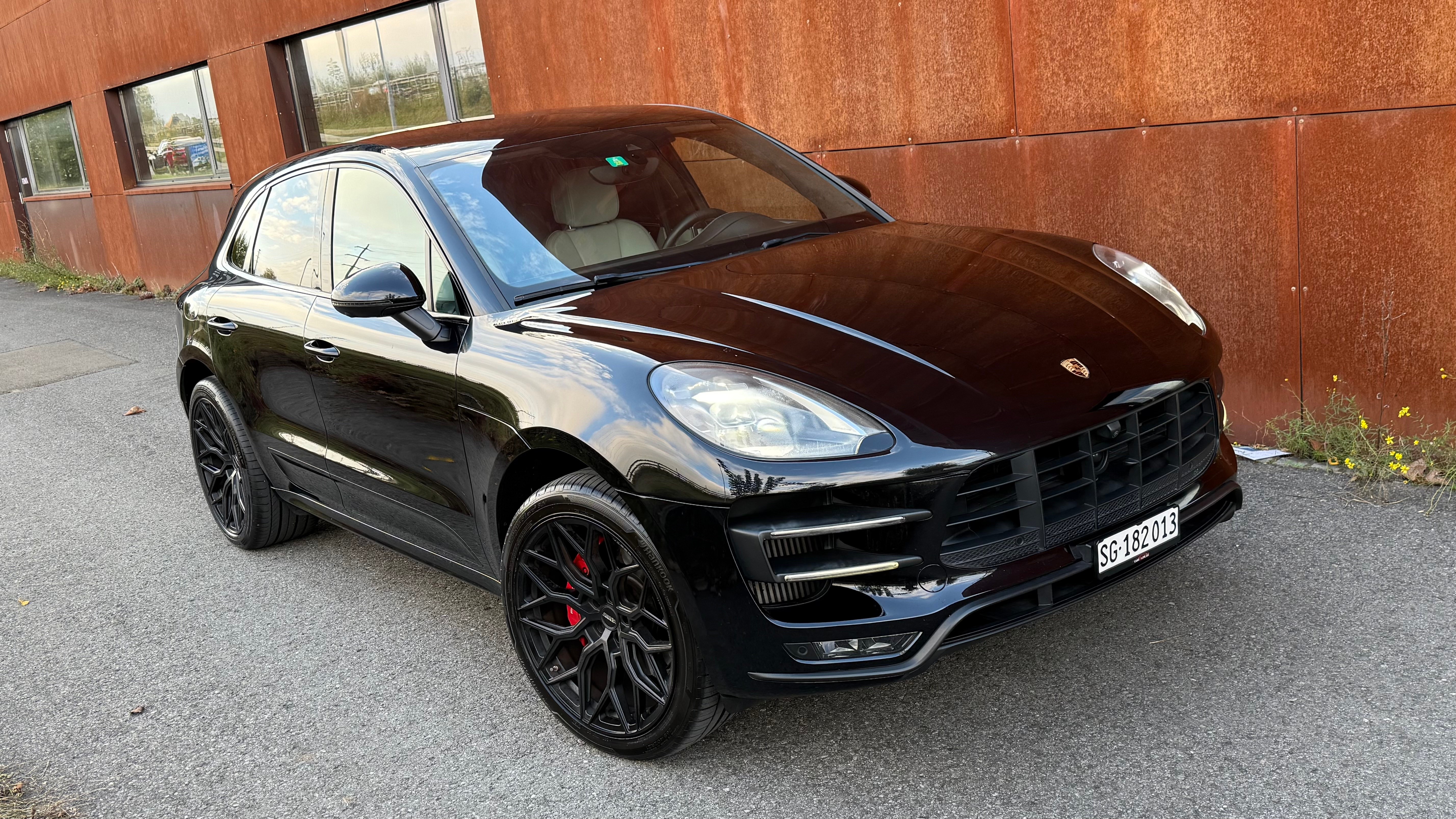 PORSCHE Macan Turbo PDK